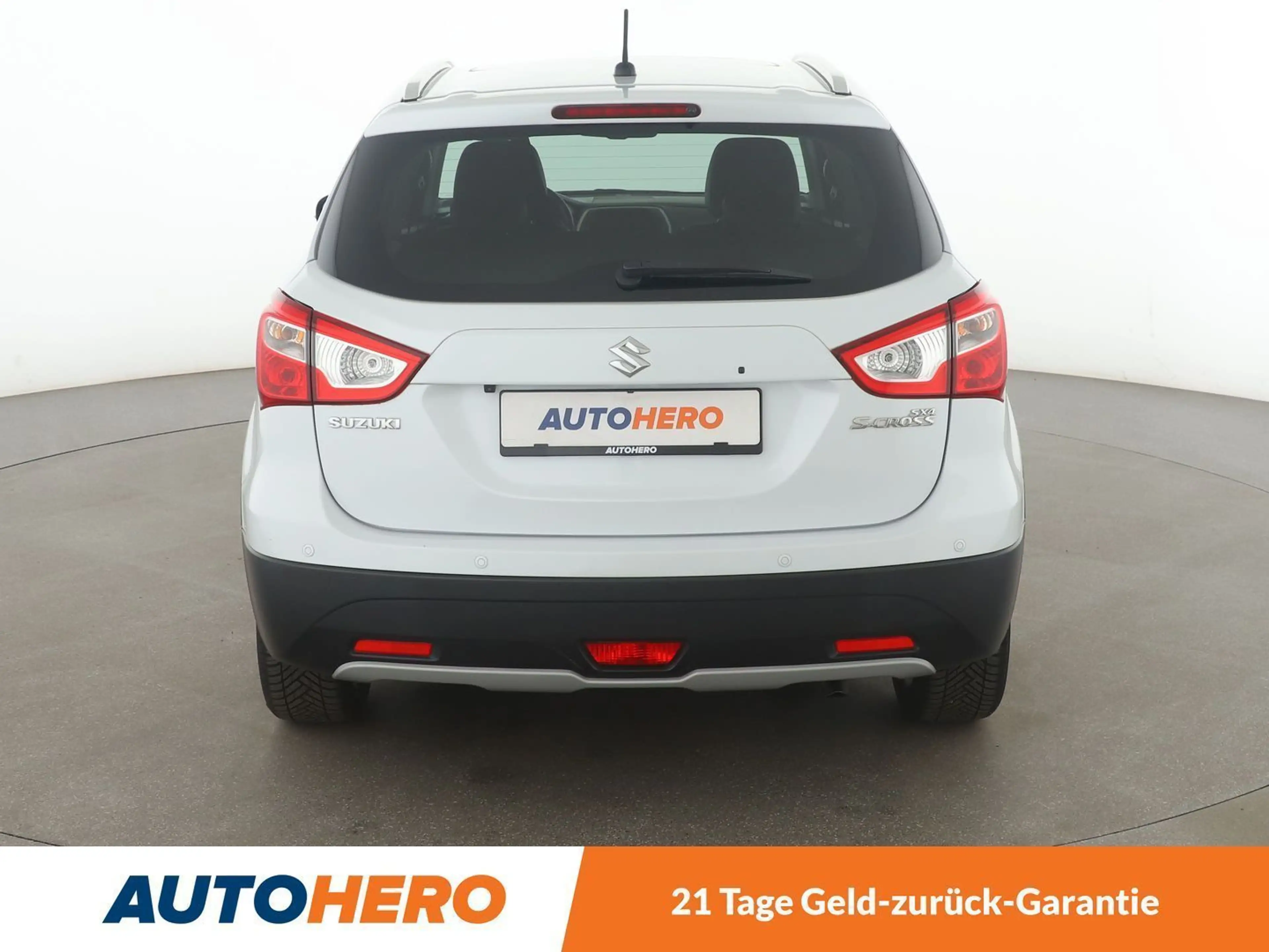 Suzuki SX4 1.6 Comfort Aut.*NAVI*TEMPO*PDC*SHZ*PANO* — photo 5