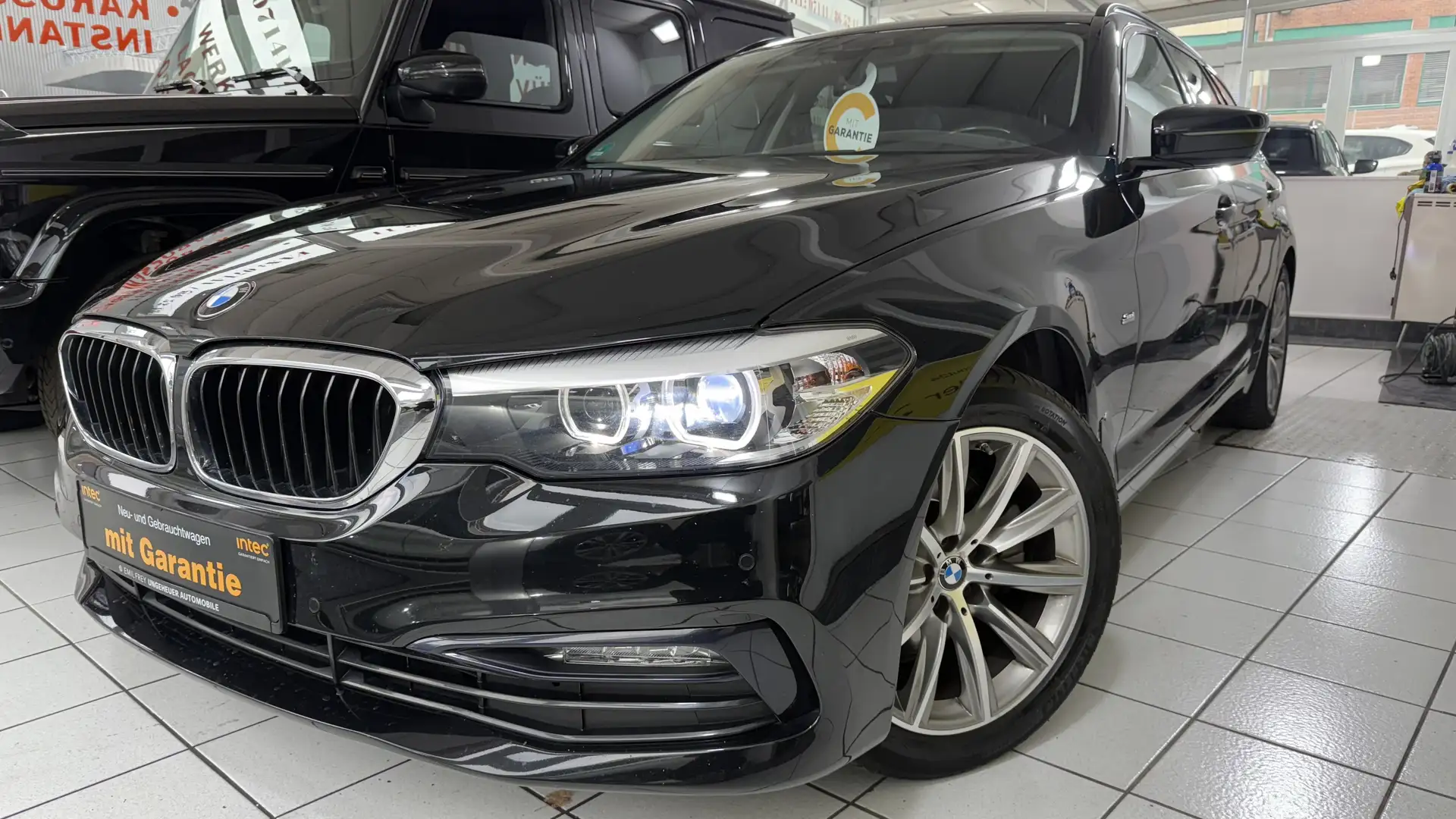 BMW 520 d Sport Line 2.HD LED LEDER NAVI 18ZOLL Scheckheft Noir - 1