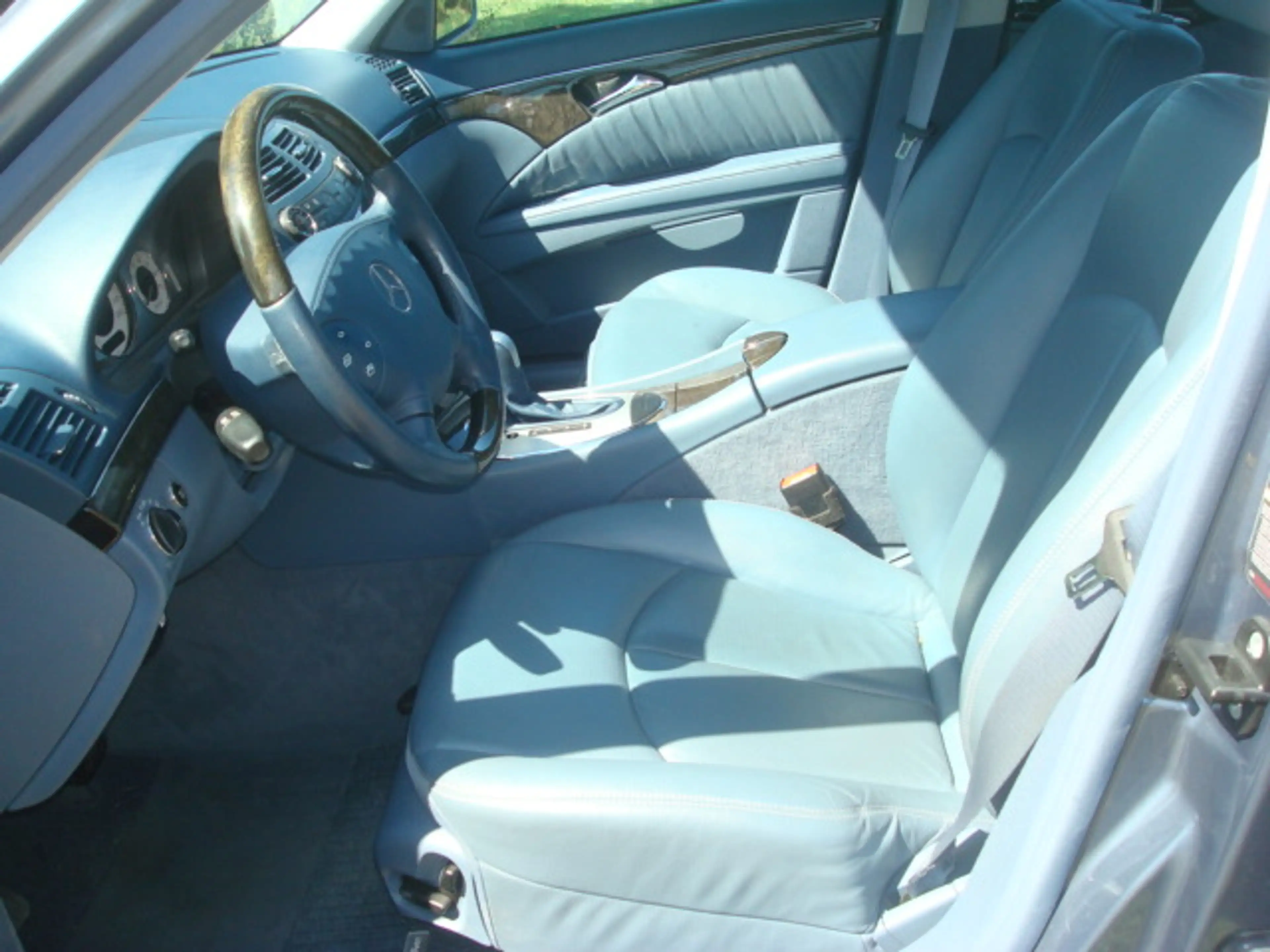 Mercedes-Benz E 350 E 350 AHK AMG Paket, Top Zustand wie neu — photo 12