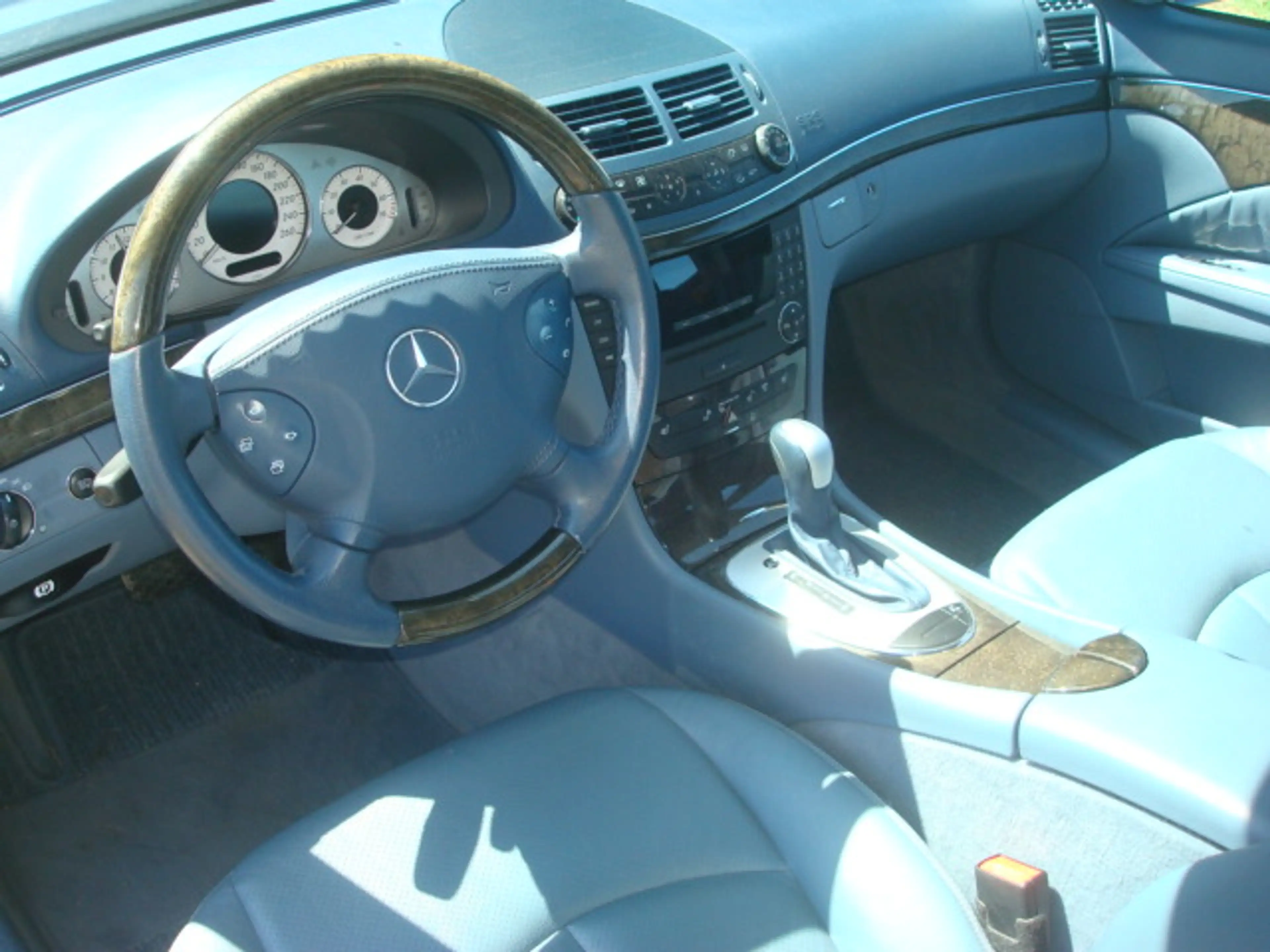 Mercedes-Benz E 350 E 350 AHK AMG Paket, Top Zustand wie neu — photo 13