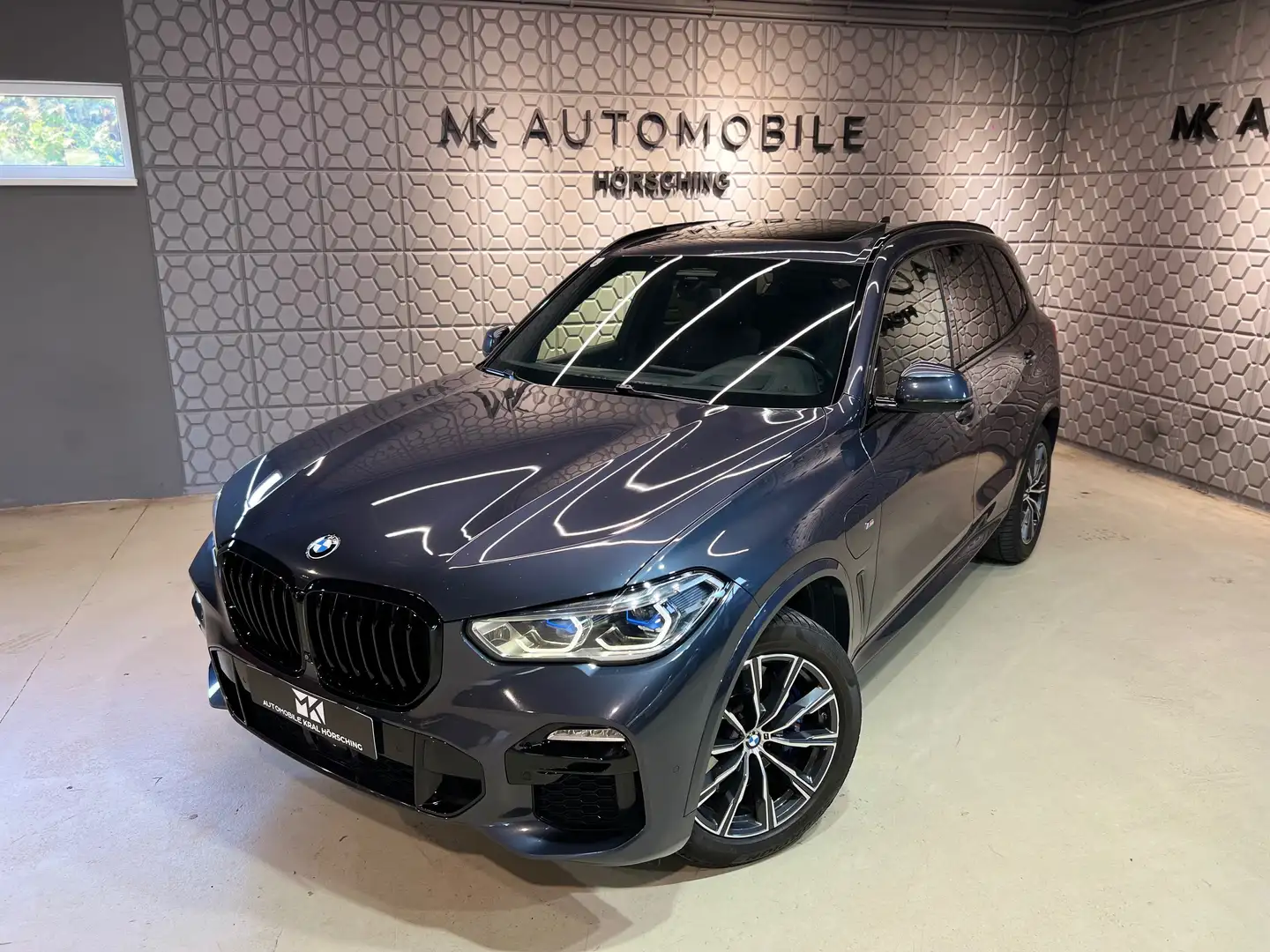 BMW X5 xDrive 45e M Sport*360*HUD*AHK*MEMORY*PANO/SCHIEBE Grau - 2