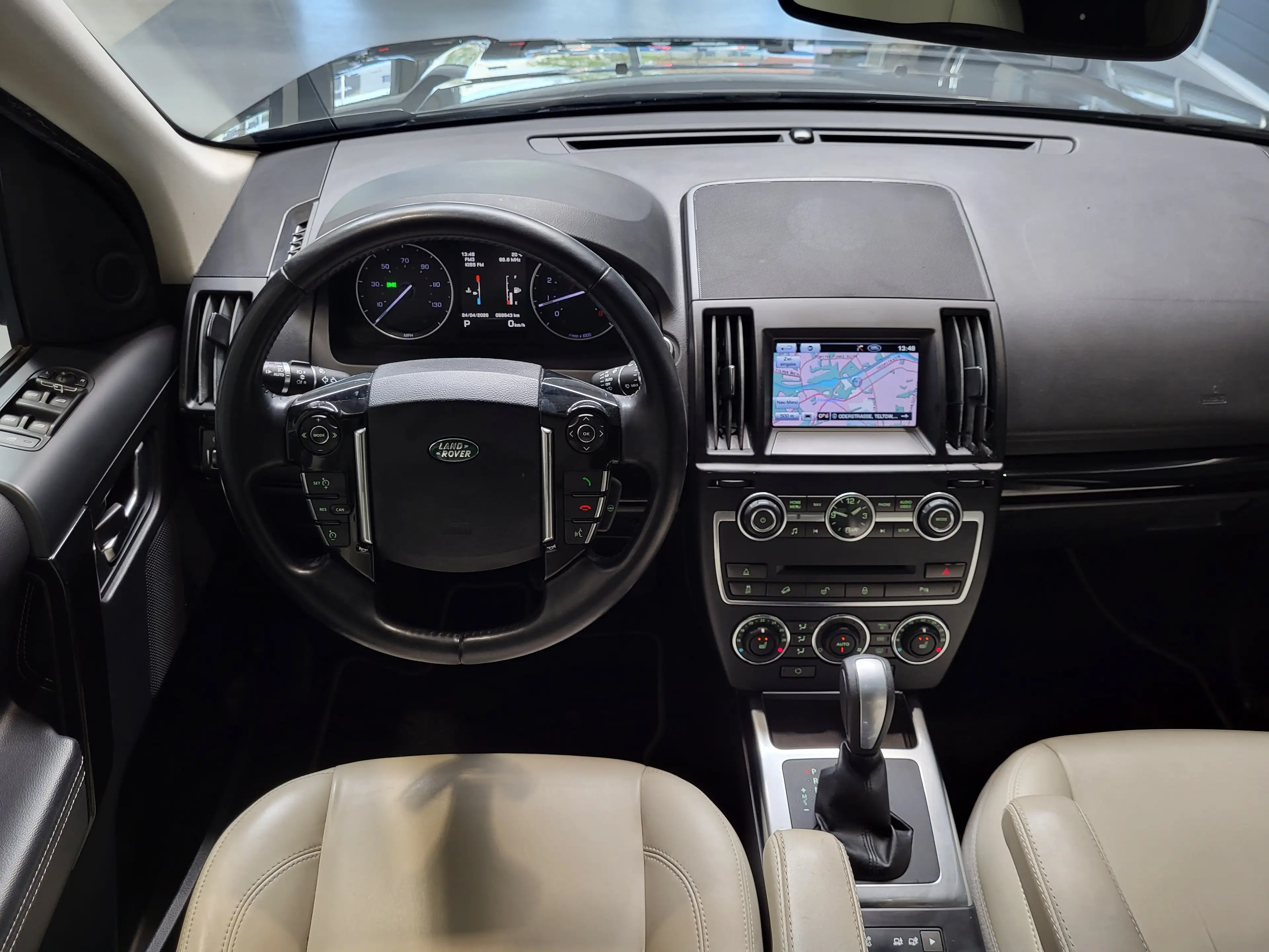 Land Rover Freelander 2.0 Turbo i4 SE *Navi| Sitzheizung| AHK* — photo 14
