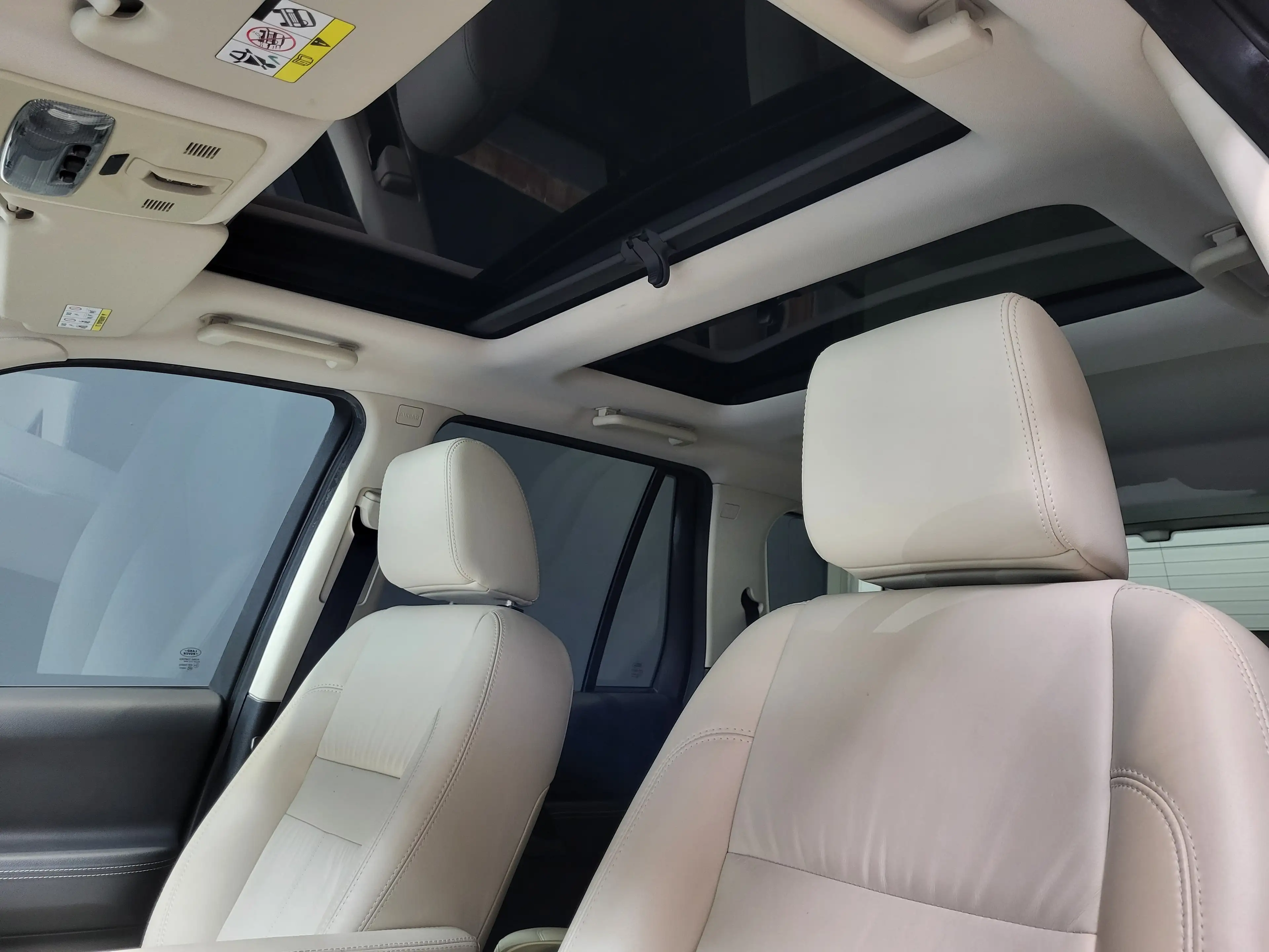 Land Rover Freelander 2.0 Turbo i4 SE *Navi| Sitzheizung| AHK* — photo 8