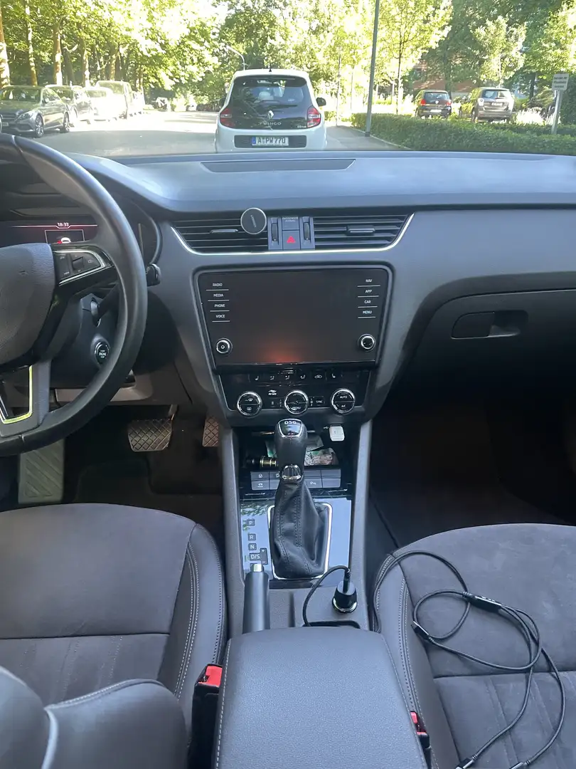 Skoda Octavia Combi 2.0 TSI DSG L&K - 2