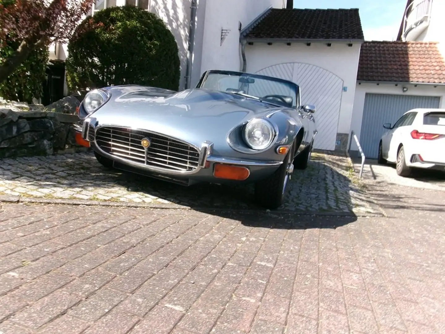 Jaguar E-Type SIII V12 roadster Blau - 2