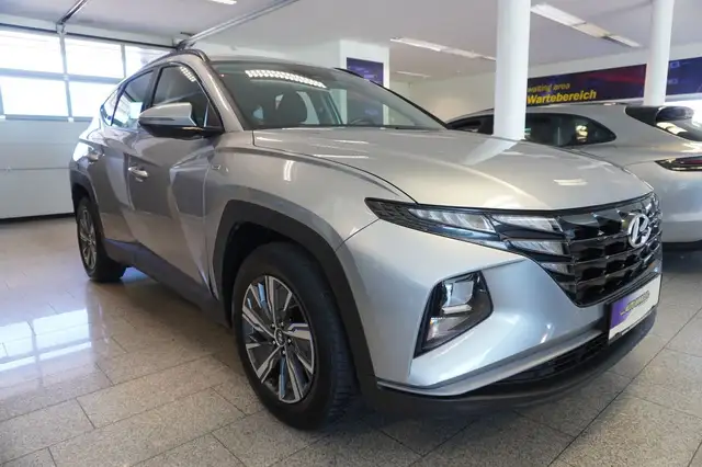Hyundai Tucson view 3
