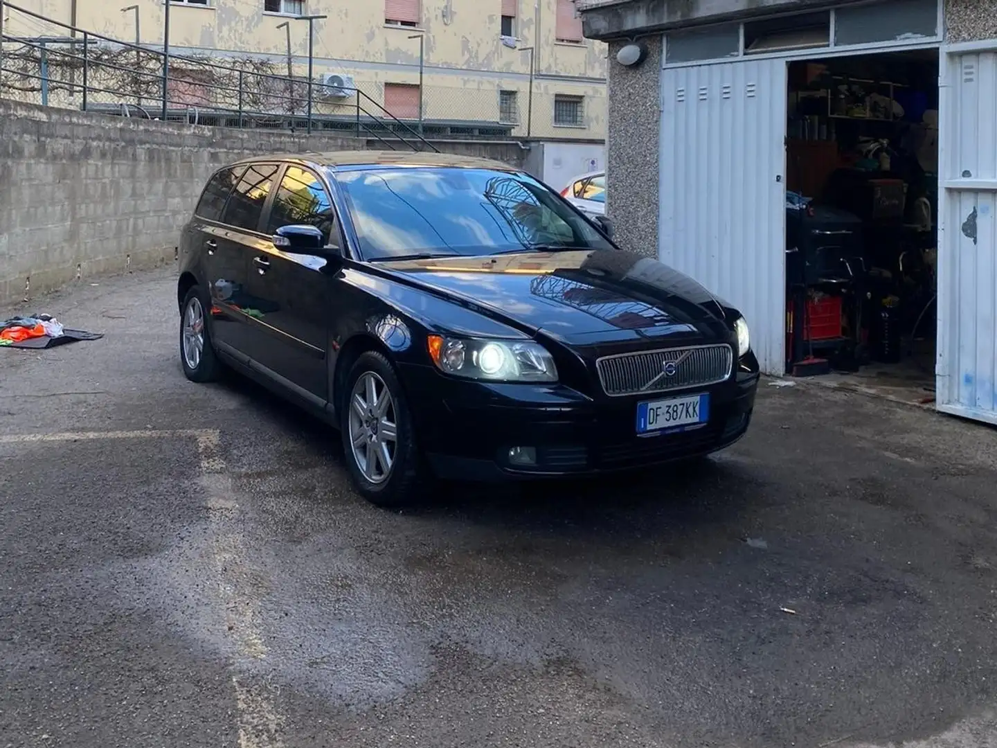 Volvo V50 1.6d Momentum Nero - 1