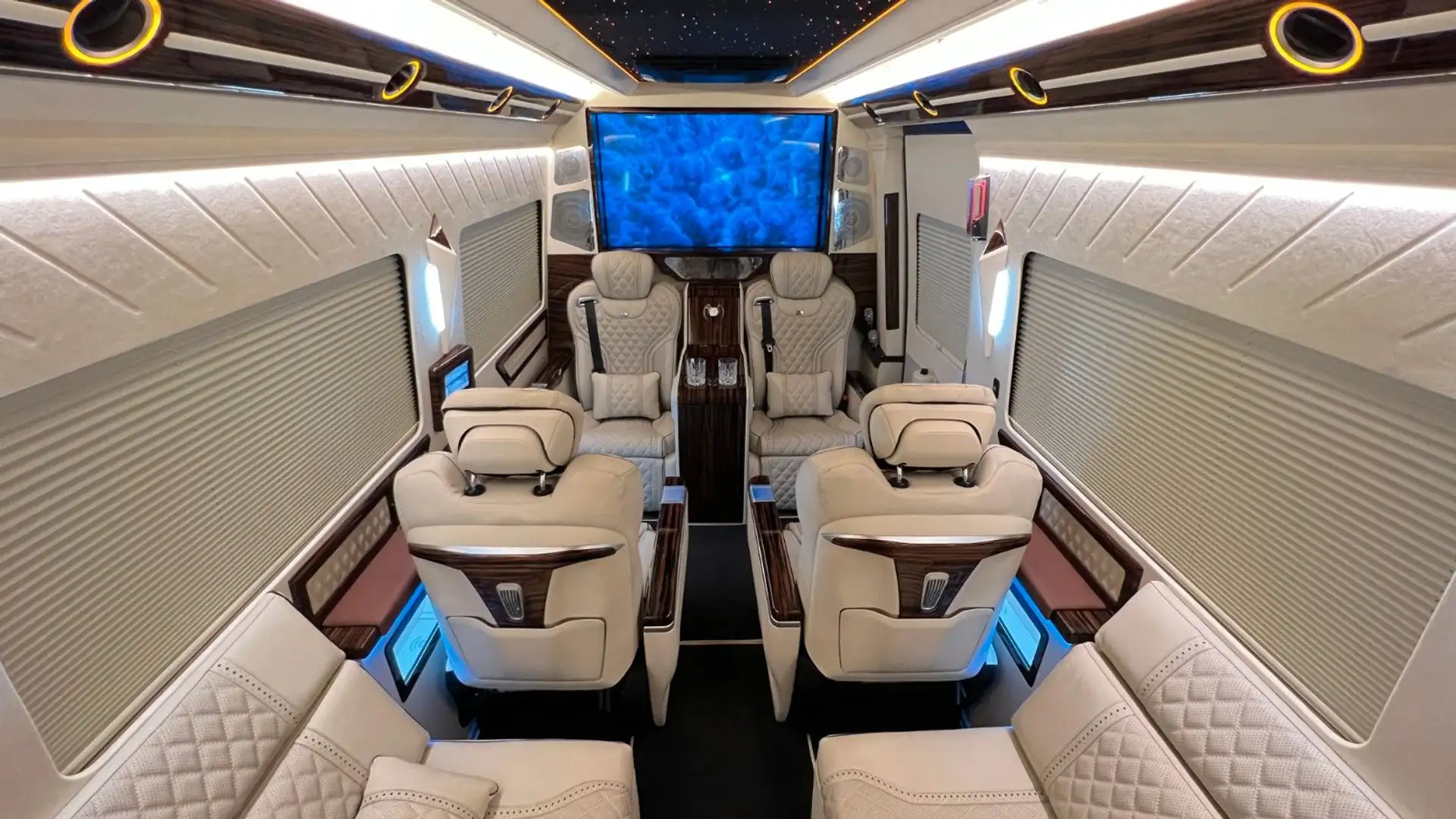 Mercedes-Benz Sprinter 519 FIRST CLASS Edi. BURGANO LUXURY VIP VAN Zwart - 1