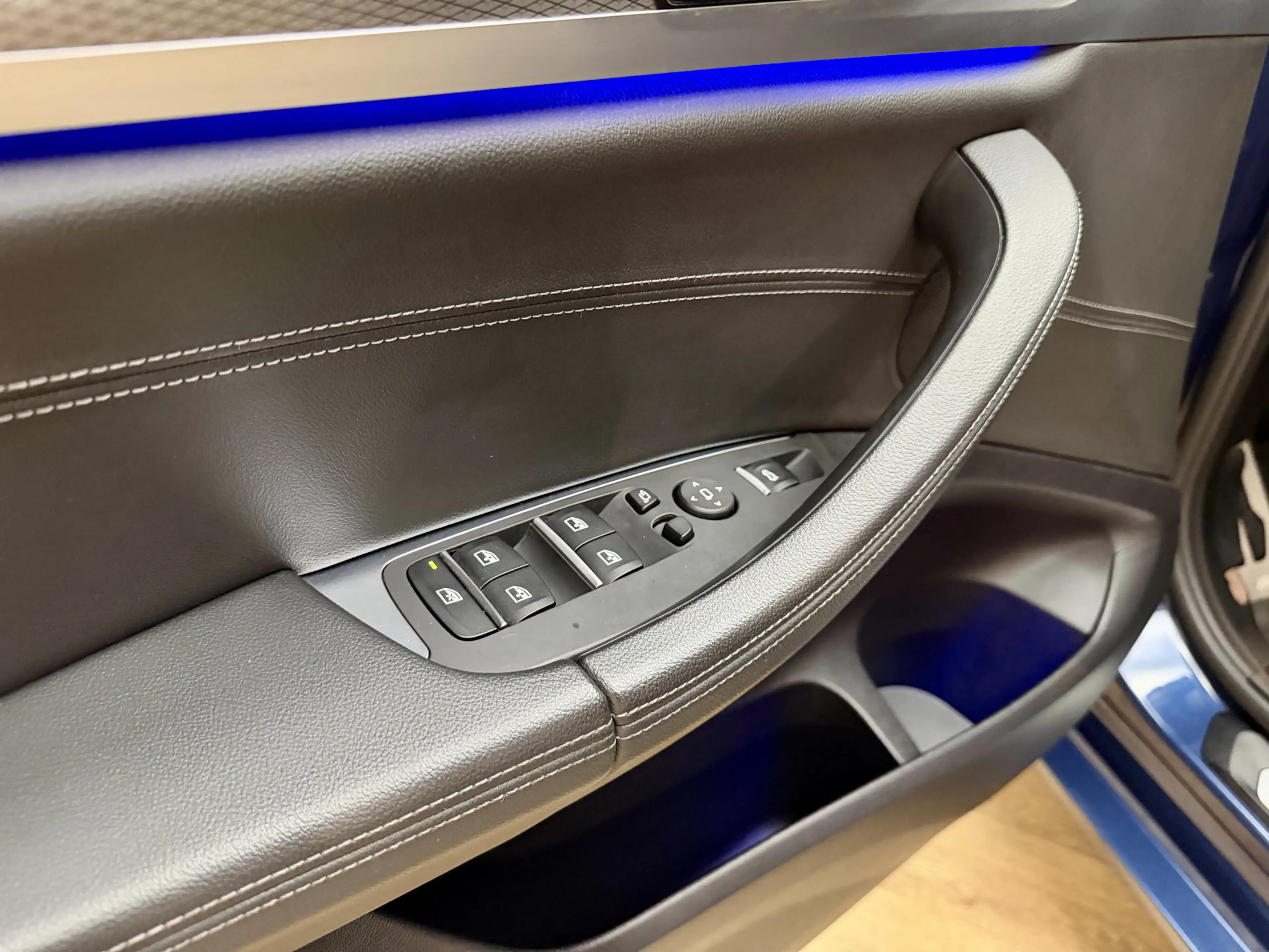 BMW X4 xDrive20i *M-Sport* Phytonicblau / Panoramadak / L — photo 15