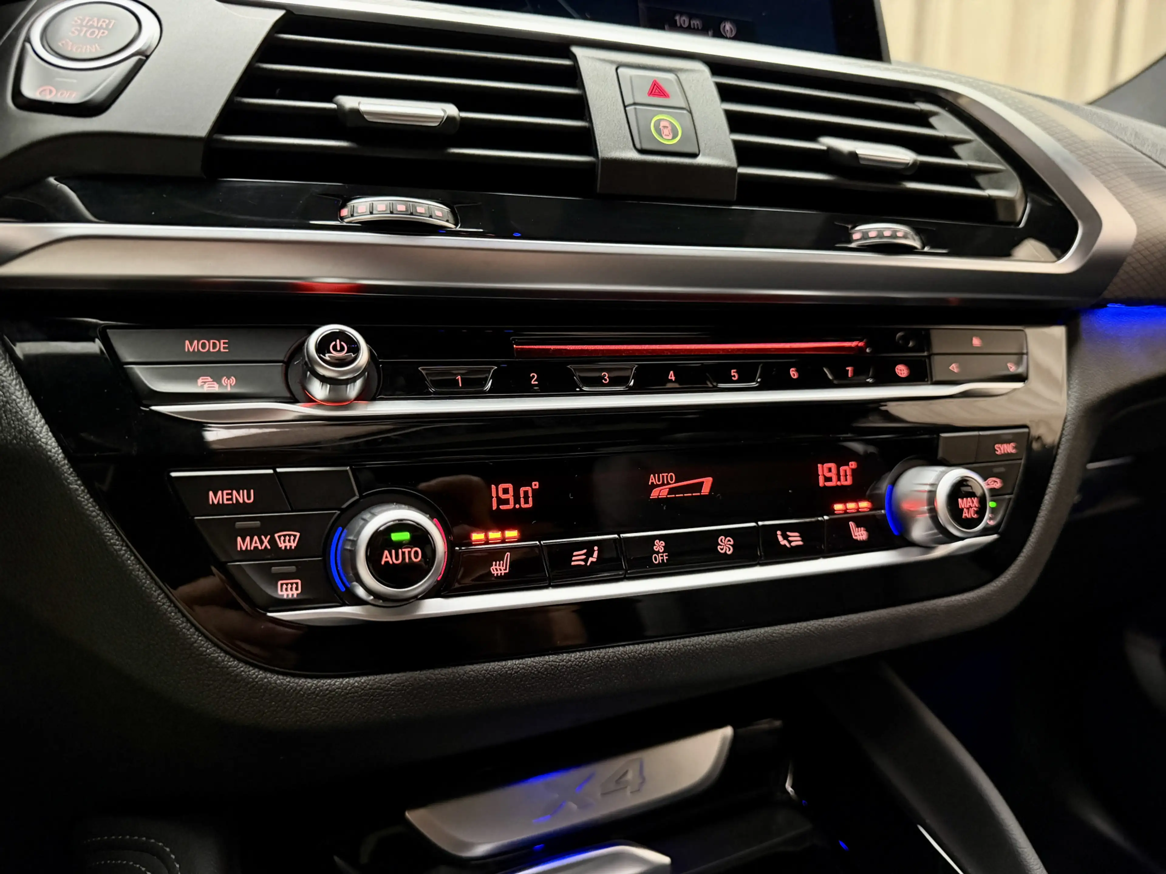 BMW X4 xDrive20i *M-Sport* Phytonicblau / Panoramadak / L — photo 14