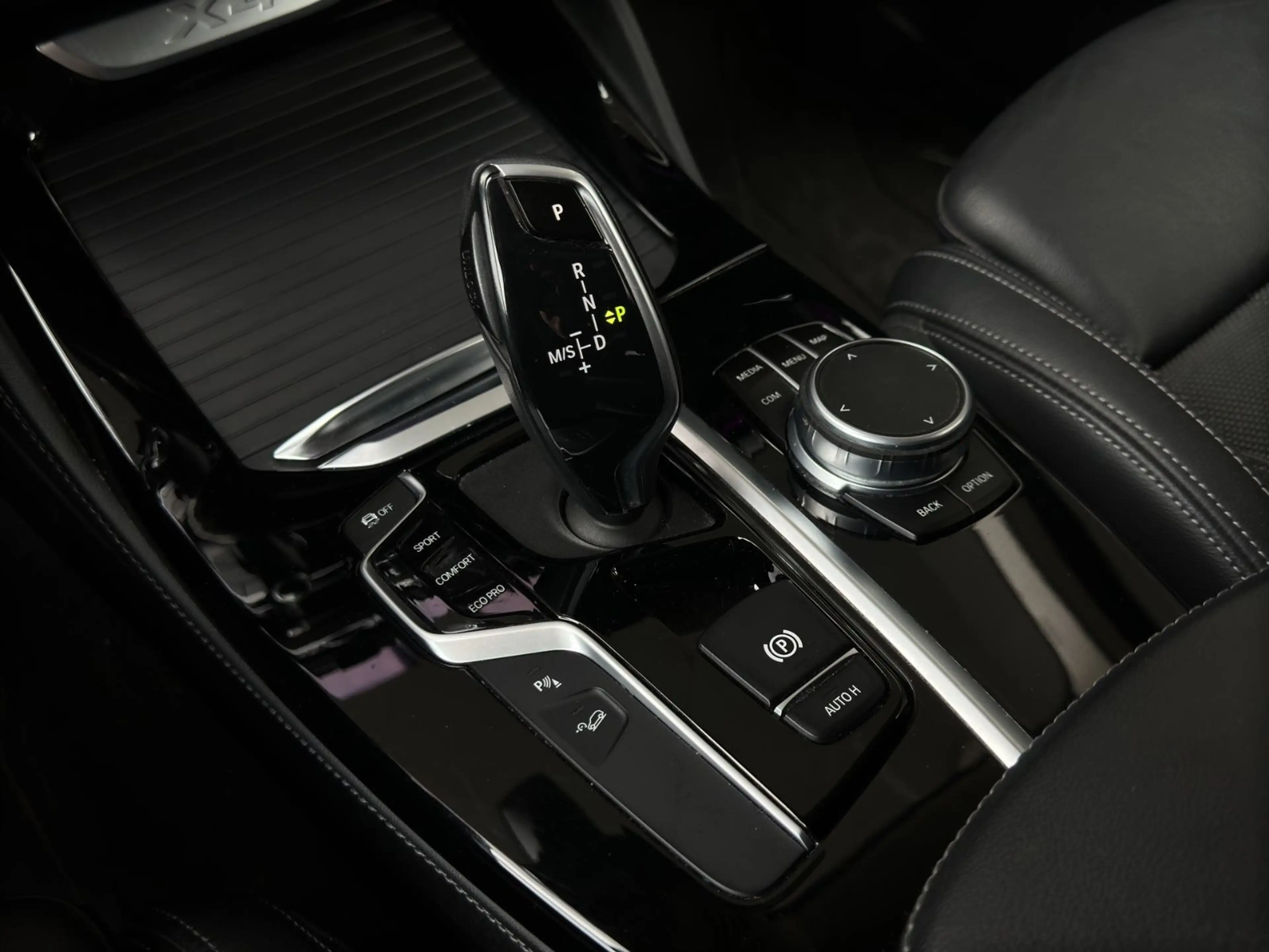 BMW X4 xDrive20i xLine°LED°ST-HT°NAVI°INDUKTION° — photo 9