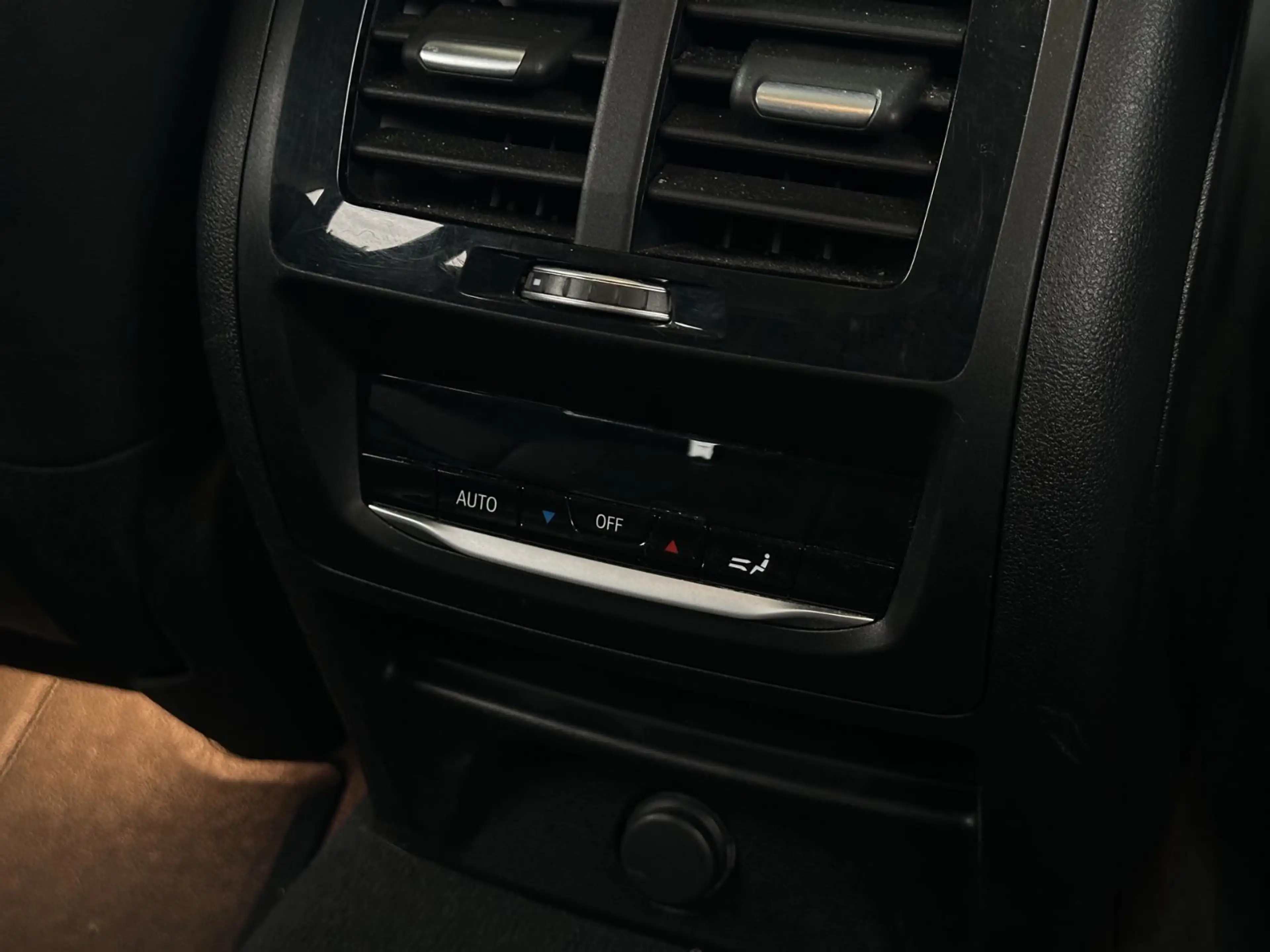 BMW X4 xDrive20i xLine°LED°ST-HT°NAVI°INDUKTION° — photo 14