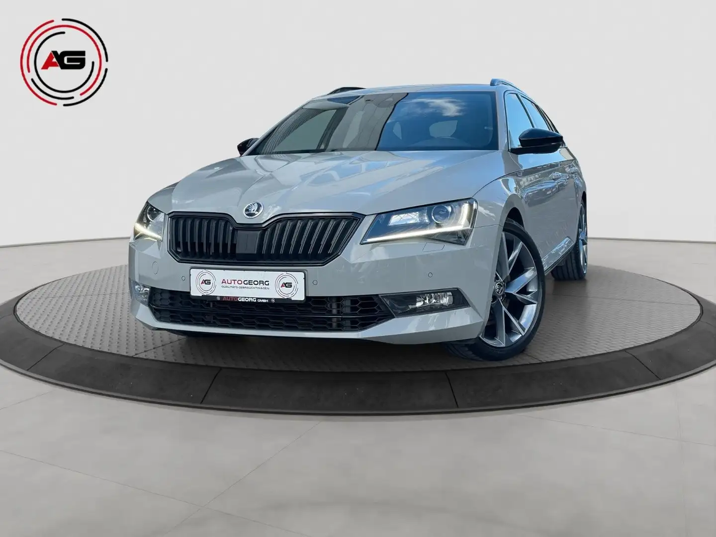 Skoda Superb Sportline 4x4 NAVI SHZ ACC KAM PANO LED Grau - 1