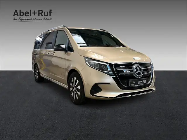 Mercedes-Benz 300 view 3