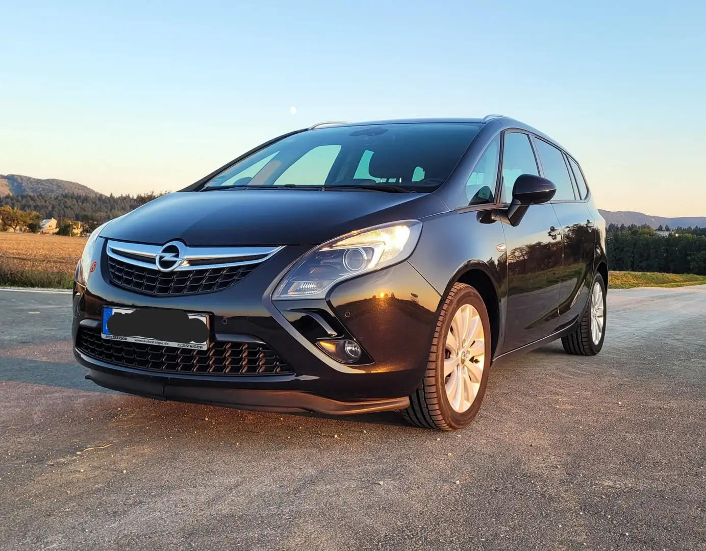 Opel Zafira Tourer Style Schwarz - 1