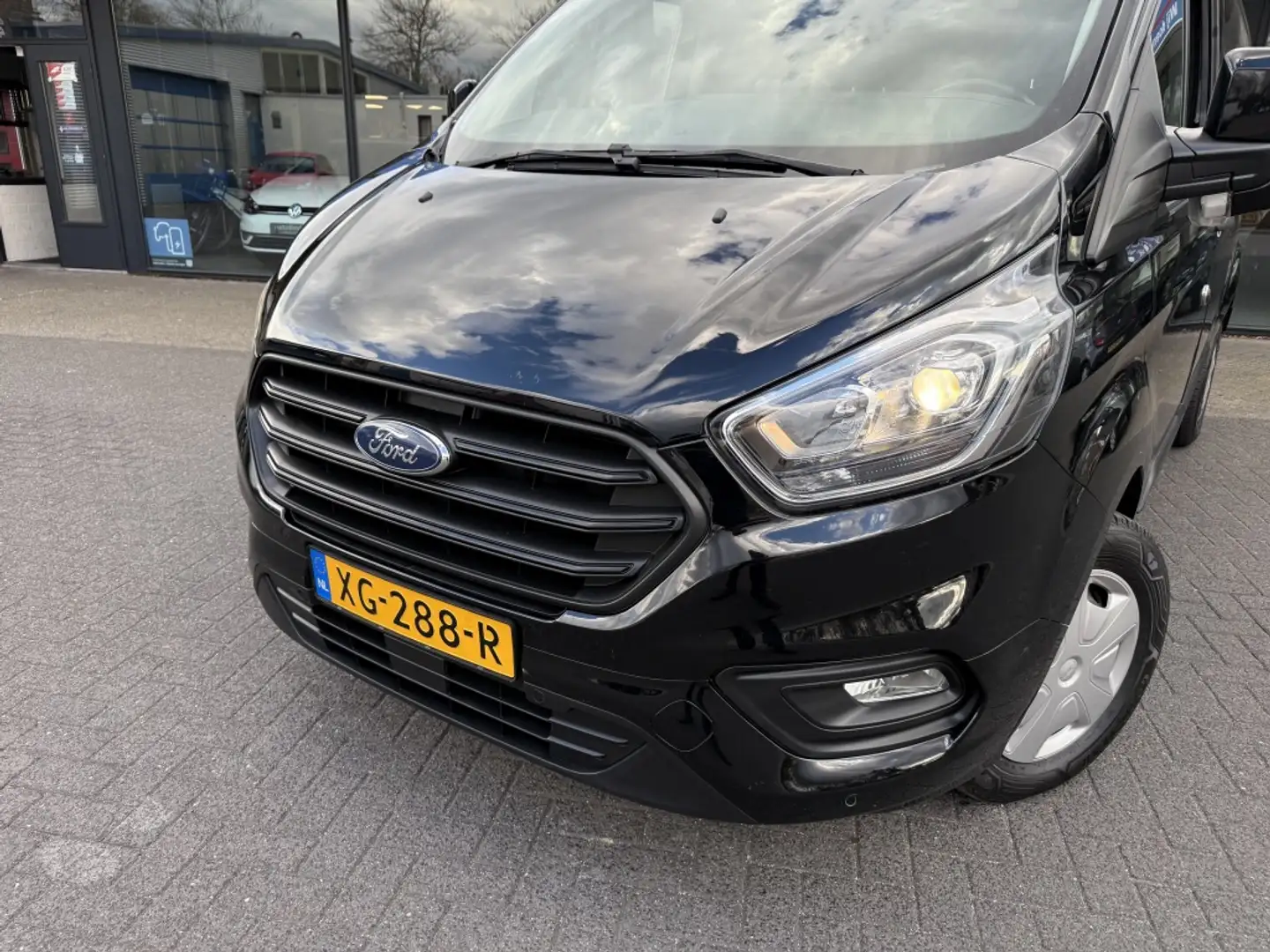 Ford Transit Custom 320 2.0 TDCI L2H1 9persoons Zwart - 2