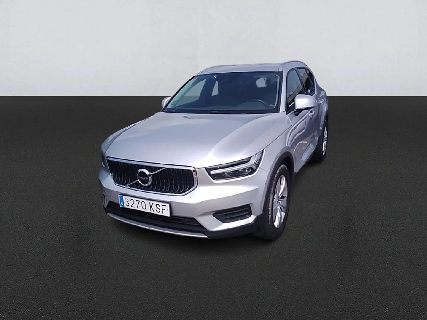 Volvo XC40 D4 Momentum AWD Aut. Plateado - 1