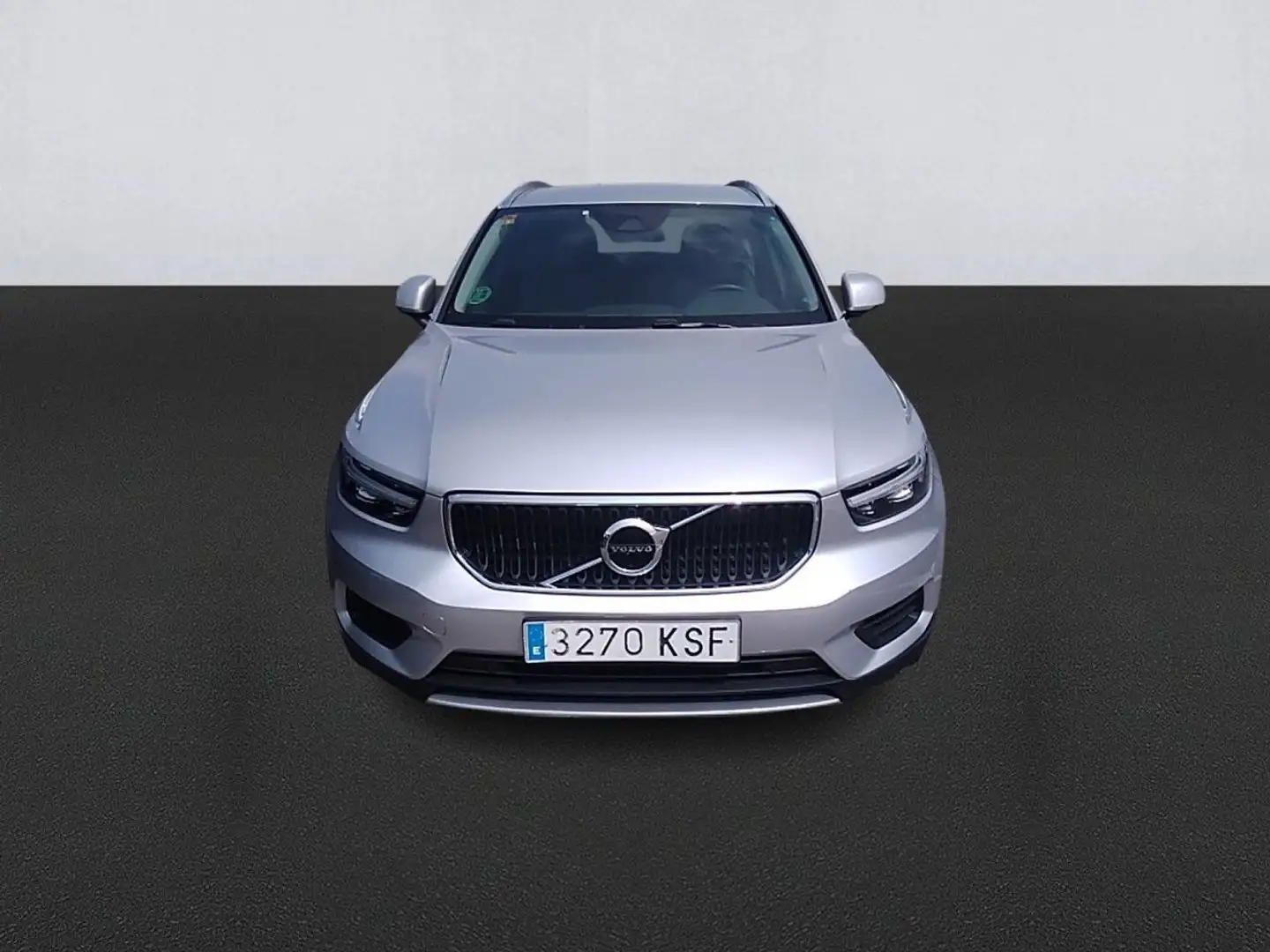 Volvo XC40 D4 Momentum AWD Aut. Plateado - 2