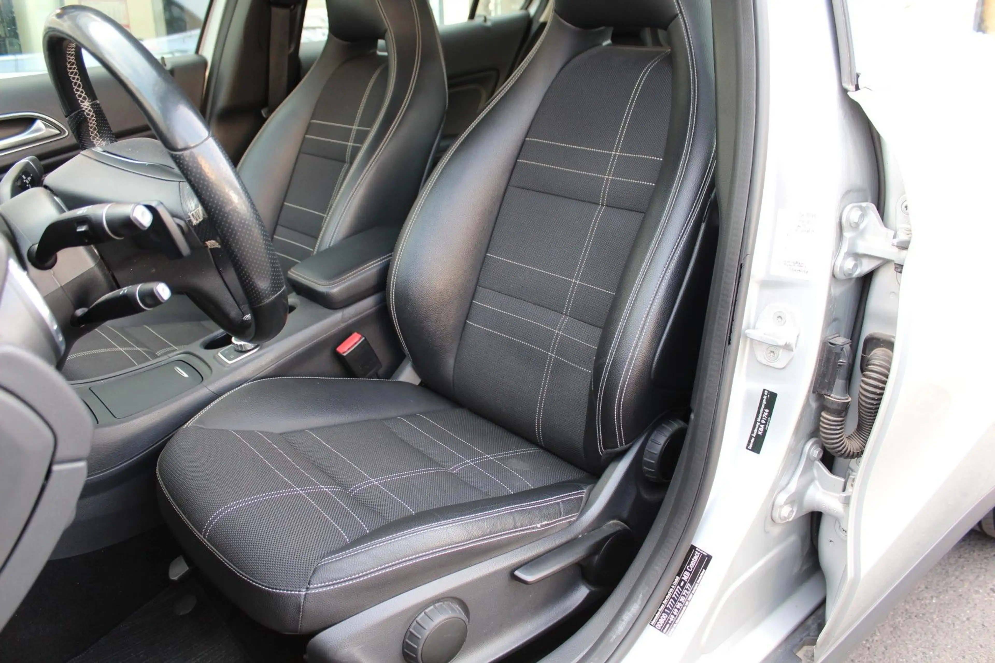Mercedes-Benz GLA 220 CDI Aut. Xenon*Leder*Sportsitze*Alu18".. — photo 8