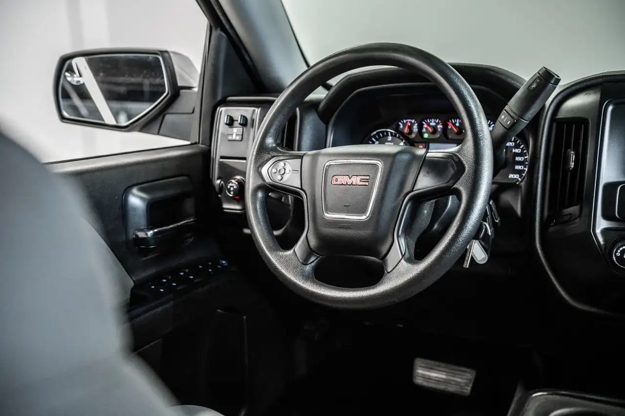 GMC Sierra 1500 снимка GMC Sierra 1500