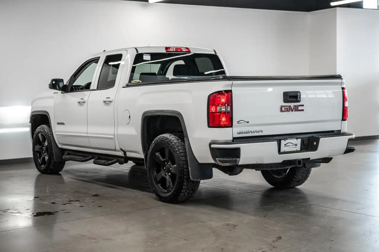 GMC Sierra 1500 снимка GMC Sierra 1500