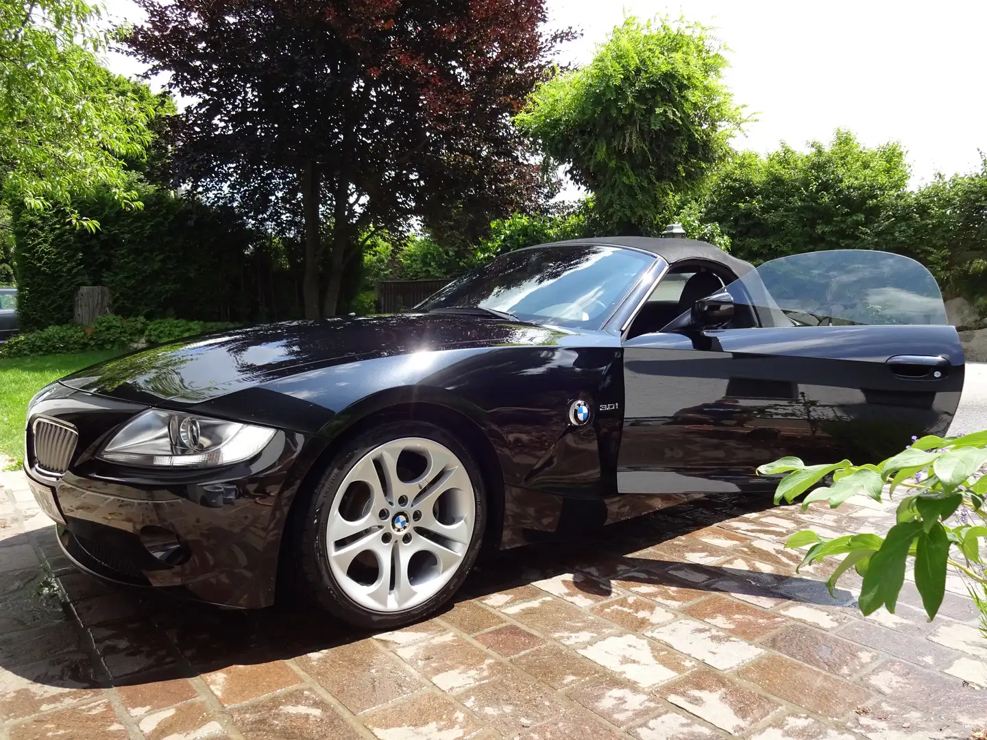 BMW Z4 3,0i E 85 Österreich-Paket Schwarz - 1