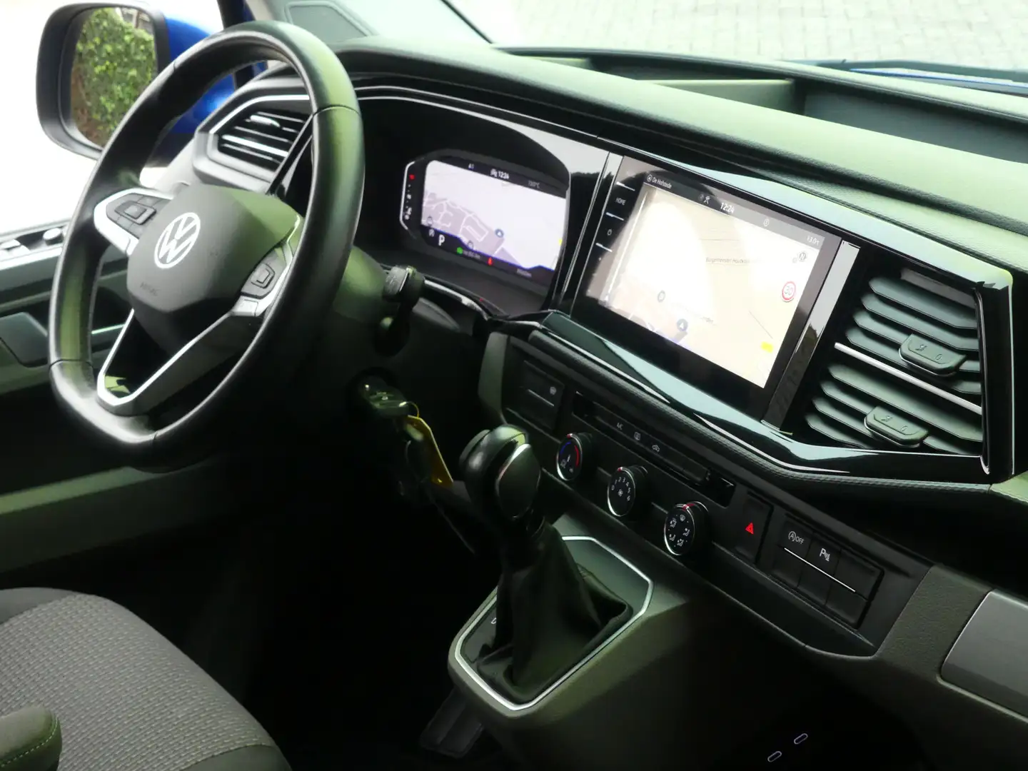 Volkswagen T6.1 Transporter 2.0 TDI 150PK Bulli Dubbel Cabine LED/Virtual cock Bleu - 2