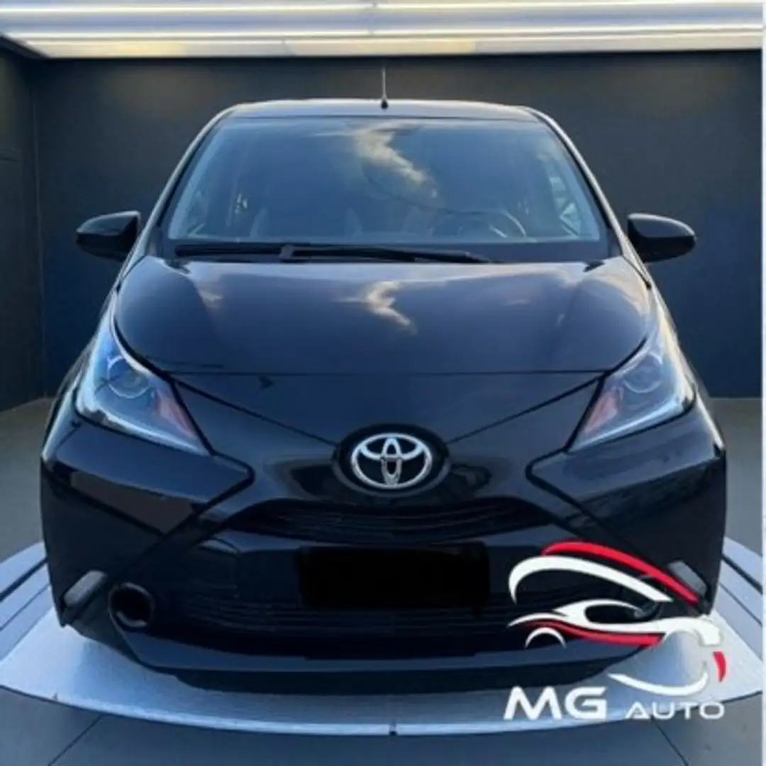 Toyota Aygo Aygo II 2014 5p 1.0 x-wave Bordeaux tss Schwarz - 2