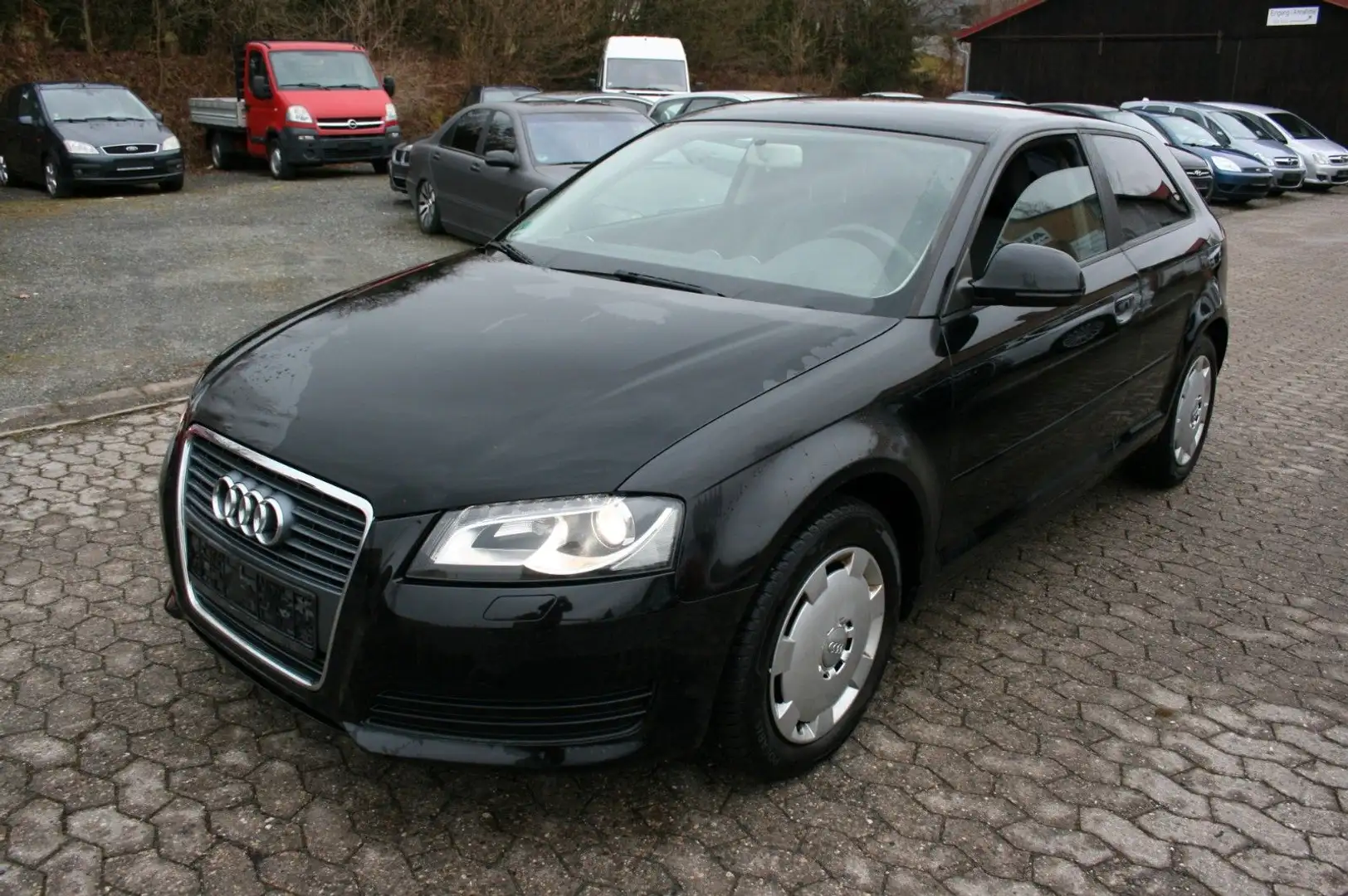 Audi A3 1.6 Attraction "Tüv + Service neu" Noir - 2