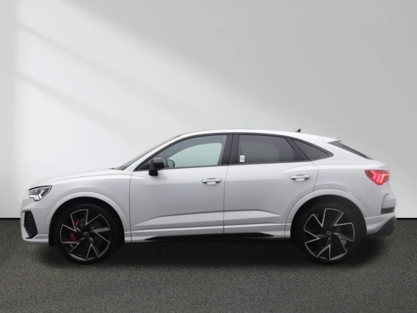 Audi RS Q3 Sportback 2.5 TFSI quattro Matrix Panorama Wit - 2
