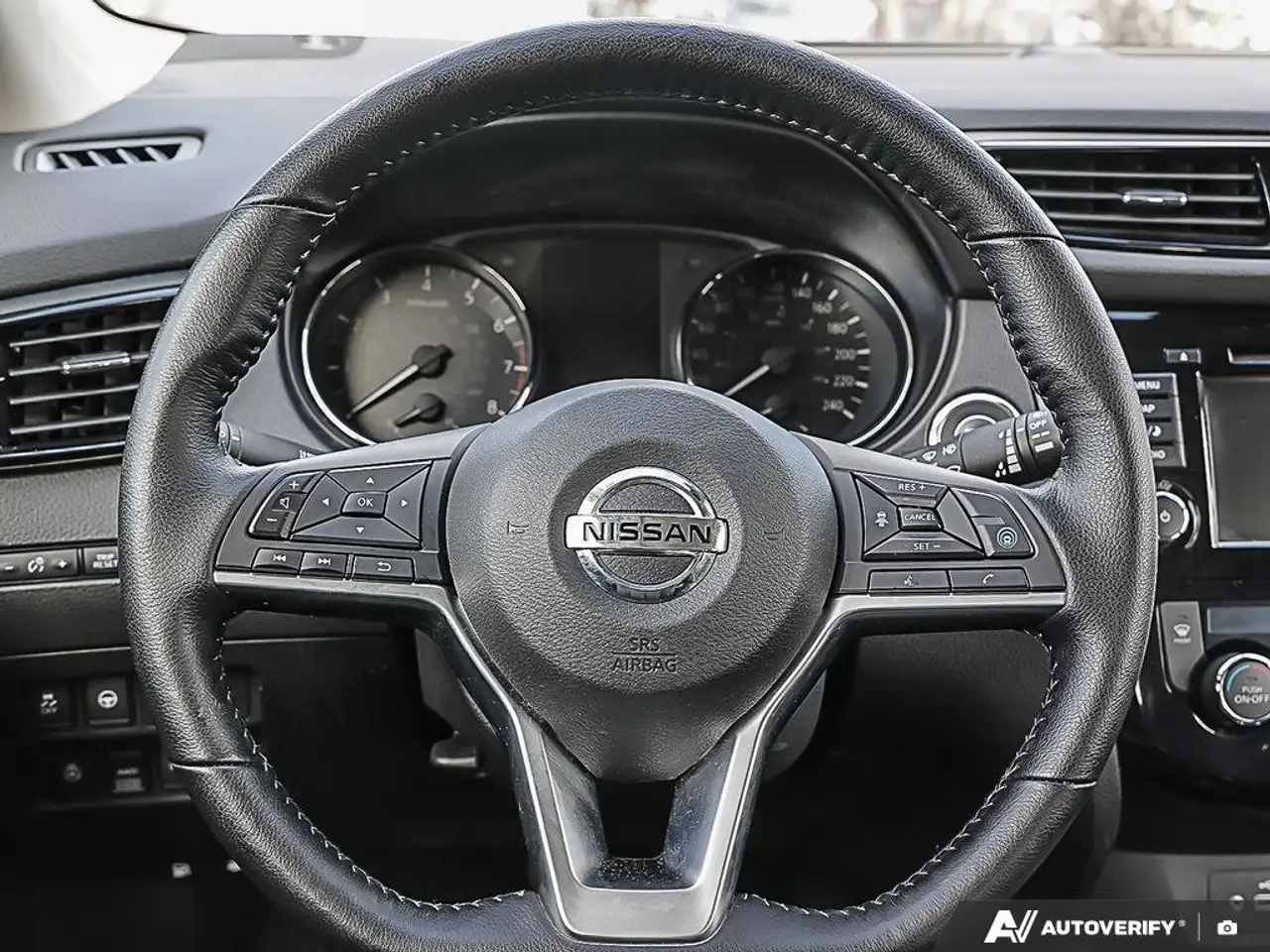Nissan Qashqai снимка Nissan Qashqai