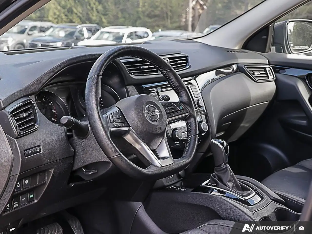 Nissan Qashqai снимка Nissan Qashqai