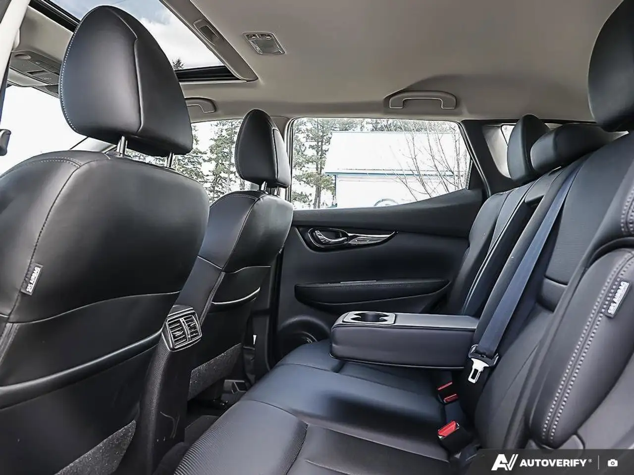 Nissan Qashqai снимка Nissan Qashqai
