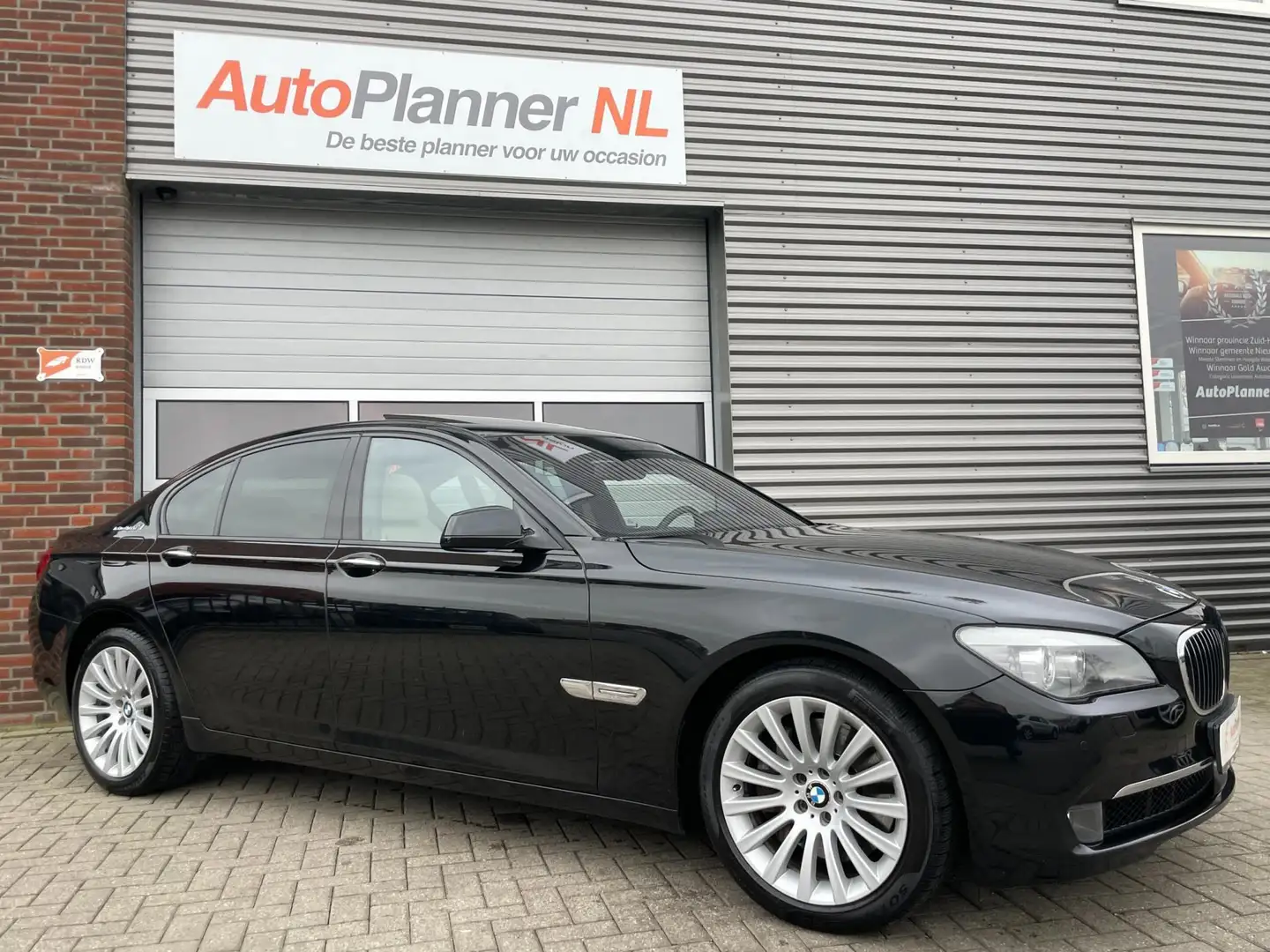 BMW 750 7-serie 750i ActiveHybrid! Camera! Navi! Schuifdak Zwart - 2