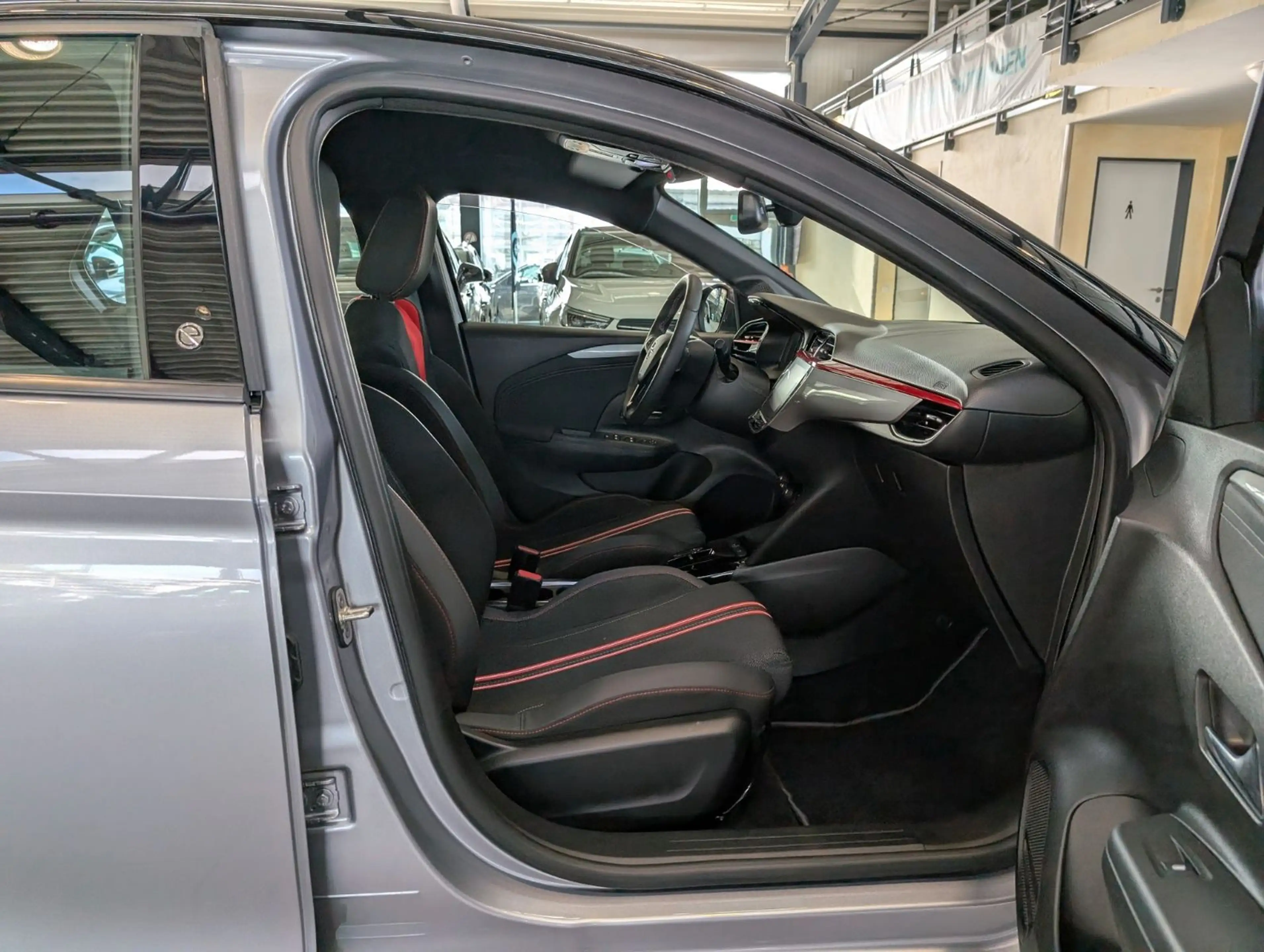 Opel Corsa SHZ Android Apple DAB Tempomat 7,4 kWh OPC — photo 15