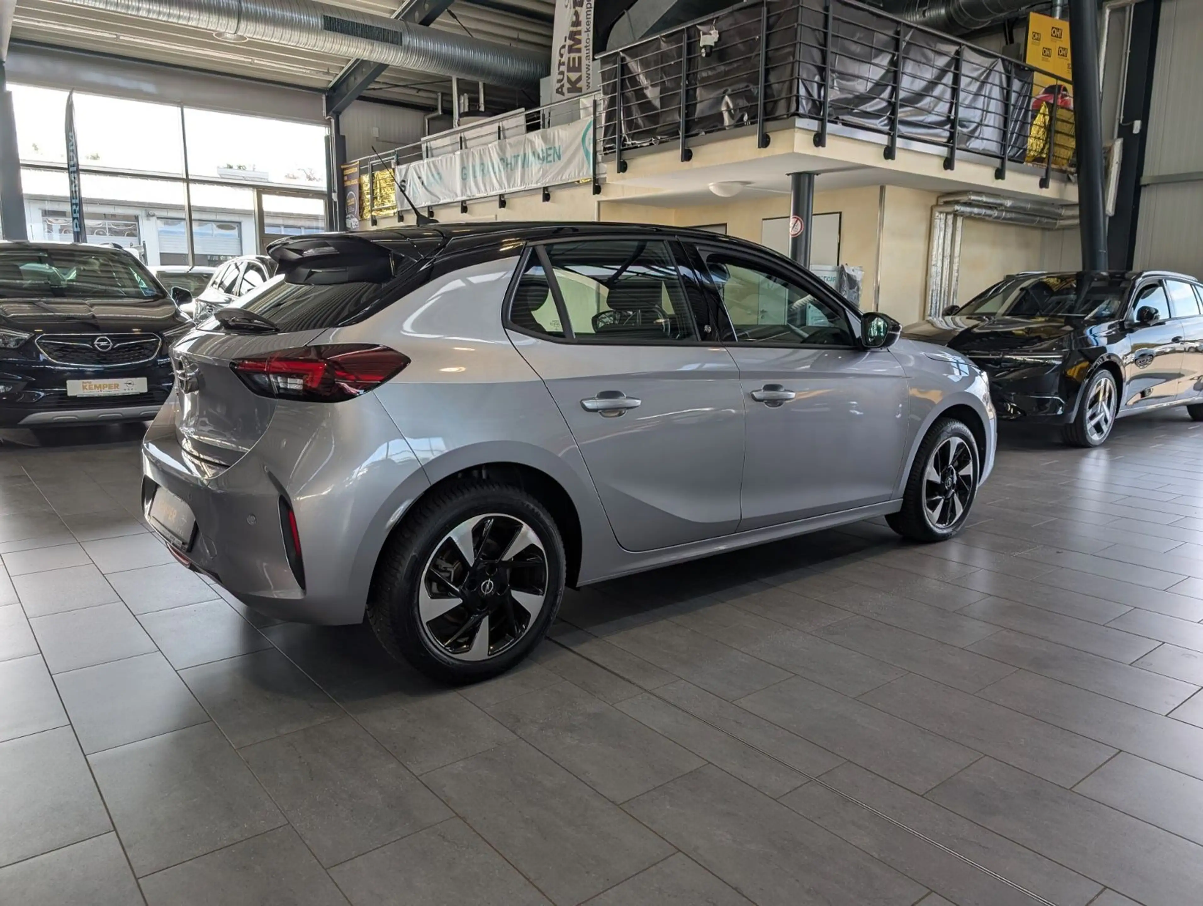 Opel Corsa SHZ Android Apple DAB Tempomat 7,4 kWh OPC — photo 3