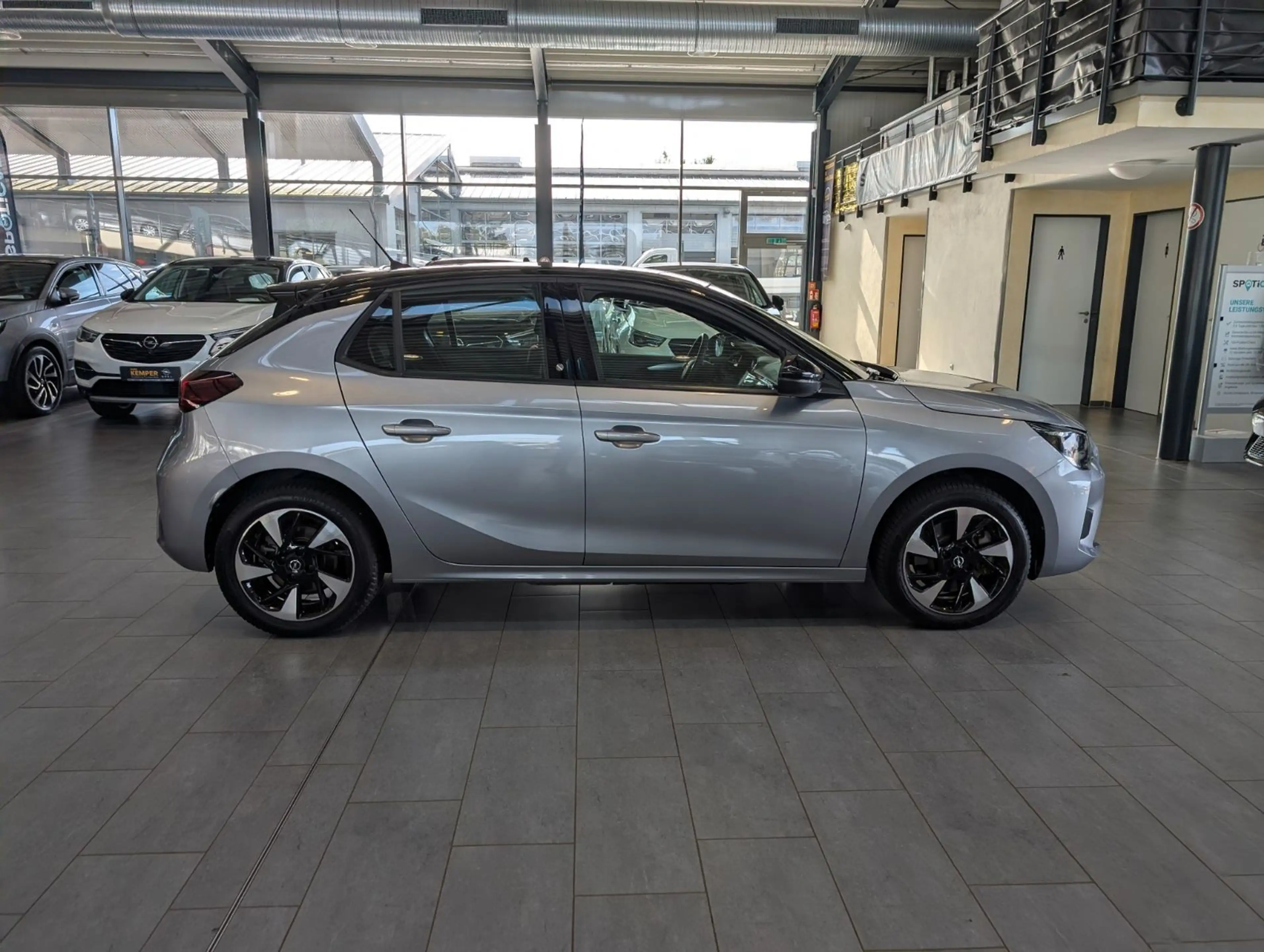 Opel Corsa SHZ Android Apple DAB Tempomat 7,4 kWh OPC — photo 2