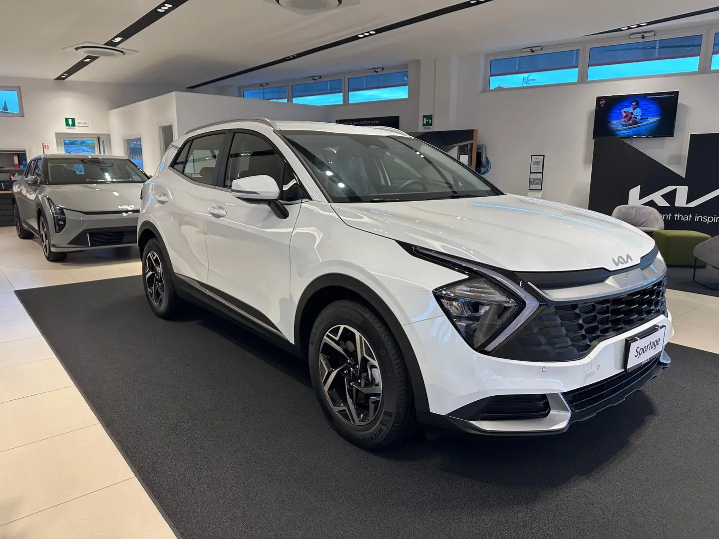 Kia Sportage Business 1.6 TGDI Gpl Bianco - 2