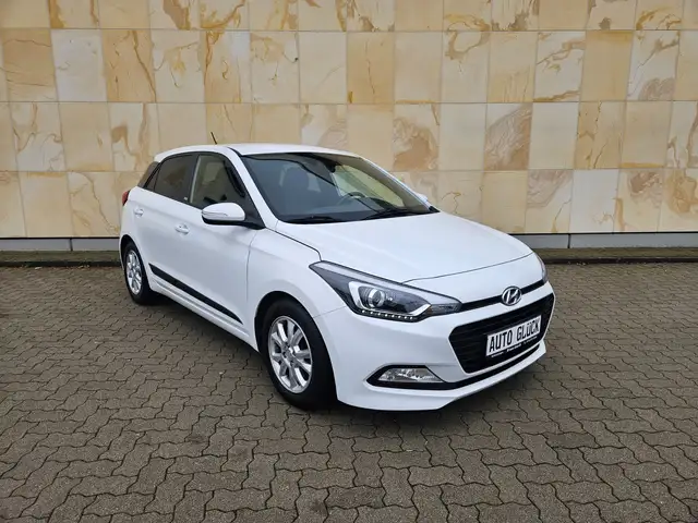 Hyundai i20 blue Passion *SHZ*PDC*ALLWETTER*LED*HAND*