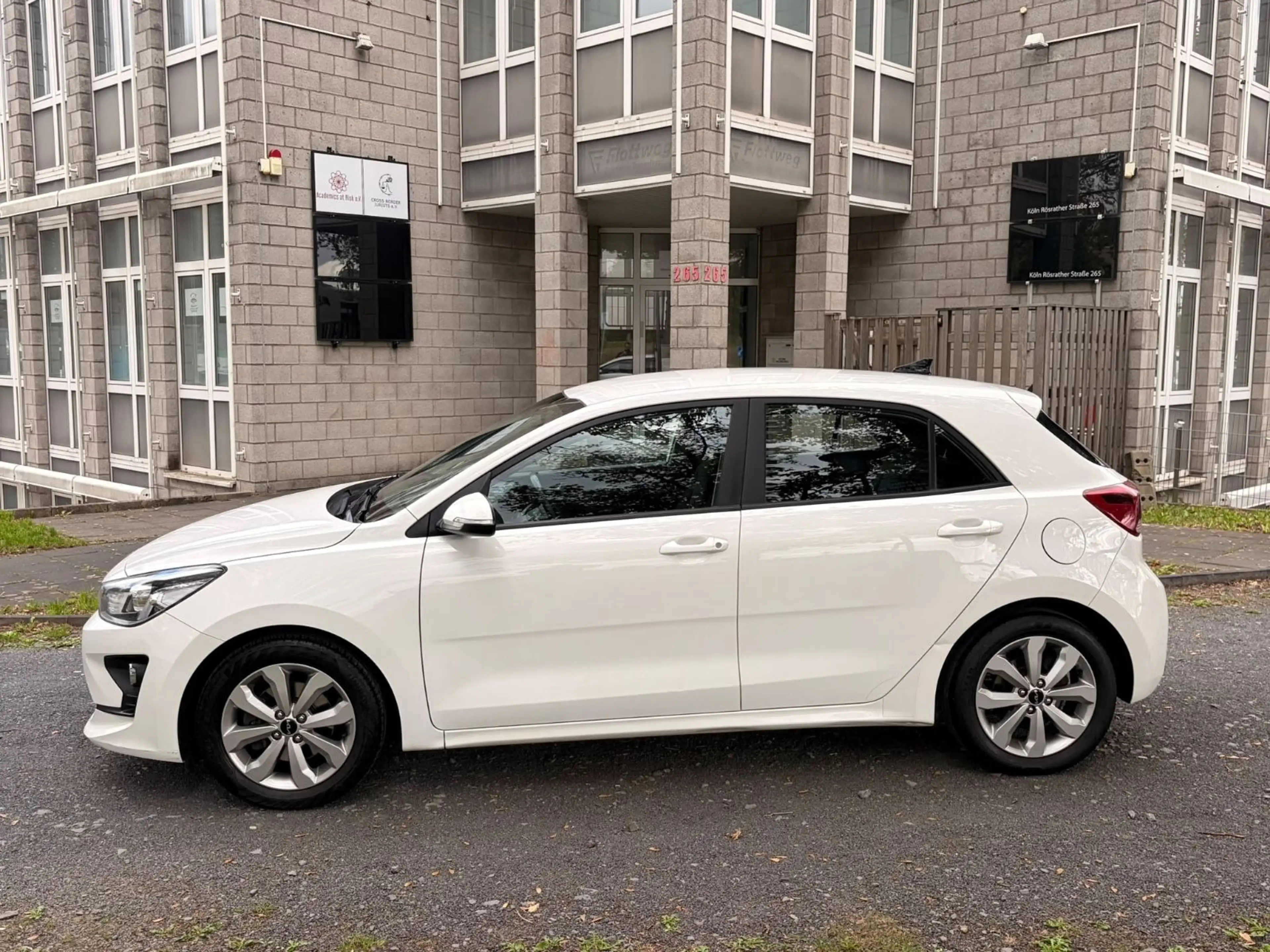 Kia Rio Vision EU6* Navigation * gepflegte Zustand — photo 6