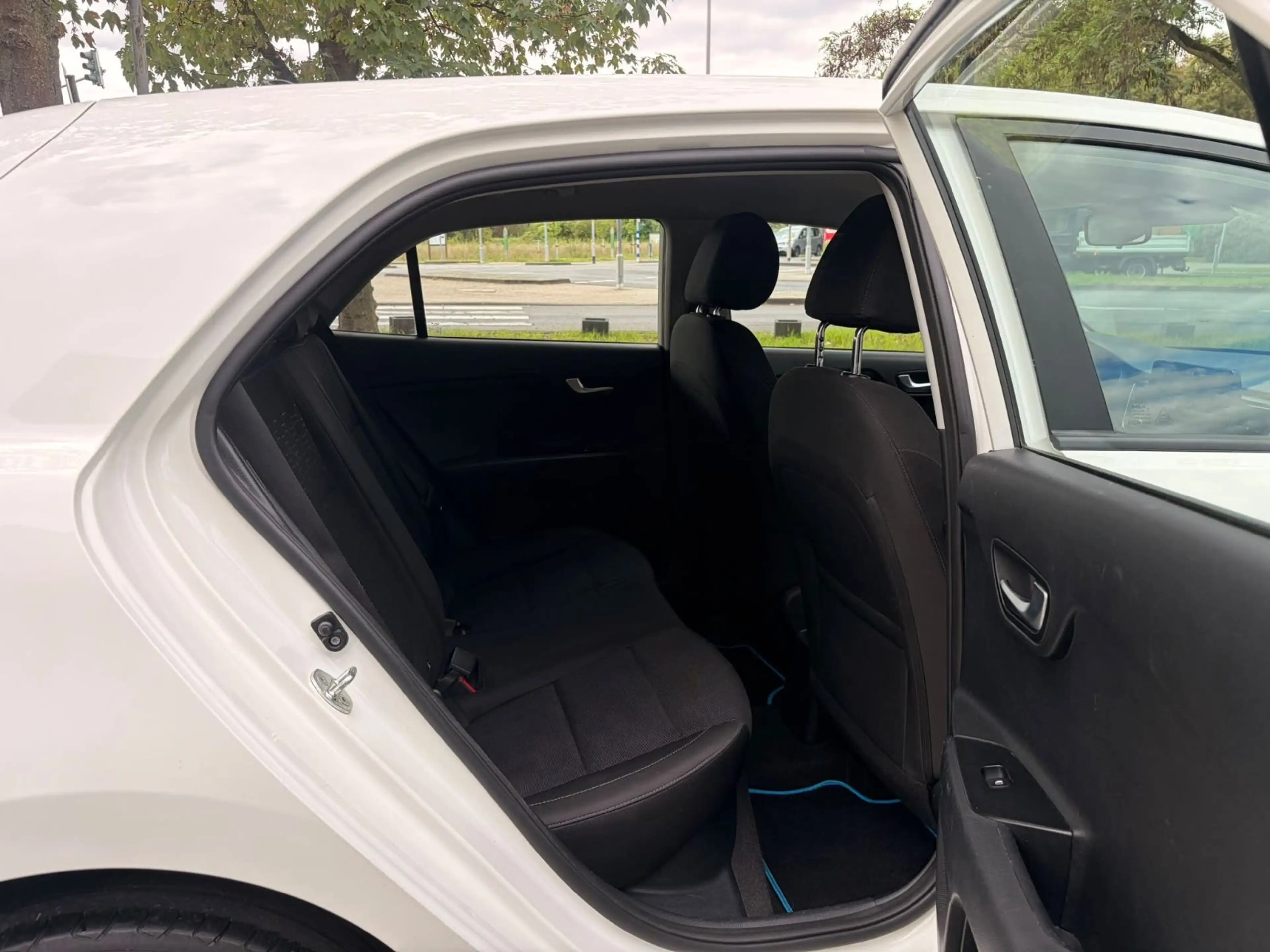 Kia Rio Vision EU6* Navigation * gepflegte Zustand — photo 14