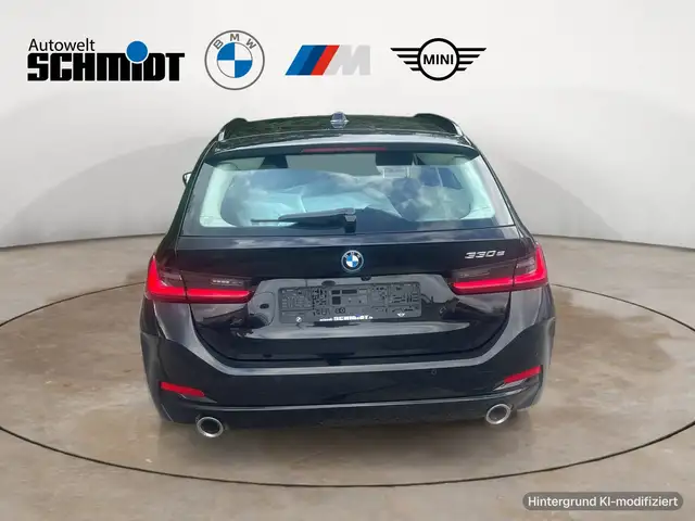 BMW 3 Series view 5