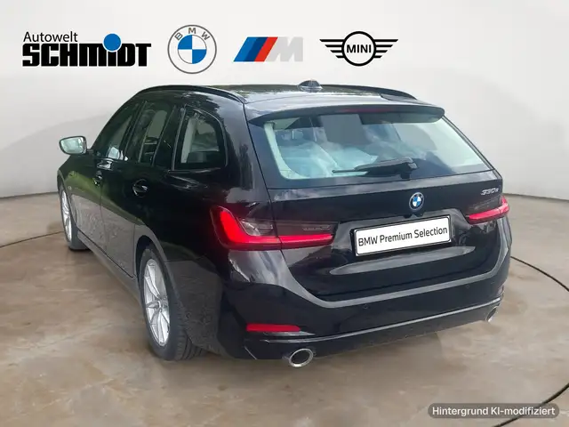BMW 3 Series view 4