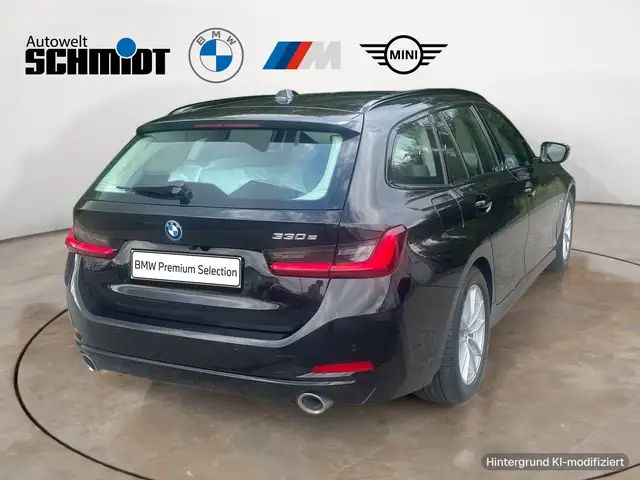 BMW 3 Series view 6