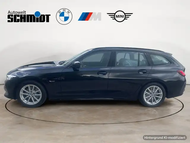 BMW 3 Series view 3