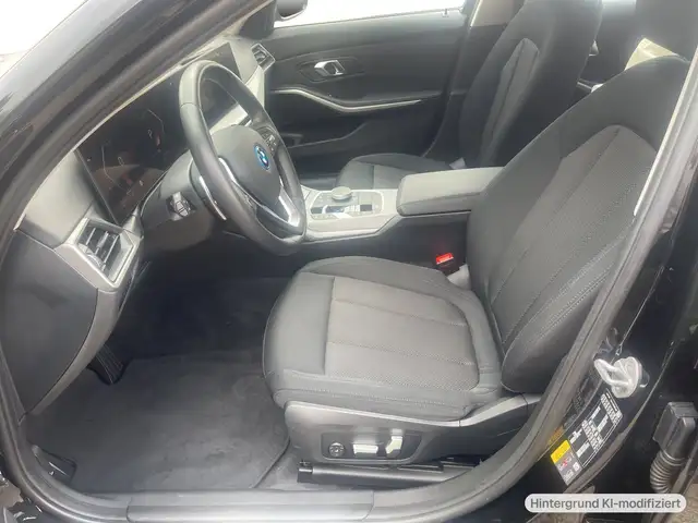 BMW 3 Series view 13