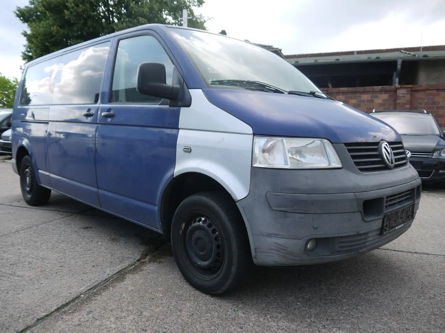 Volkswagen T5 Transporter T5 1.9 TDI Transporter Kombi lang/Klima/9-Sitzer Azul - 1