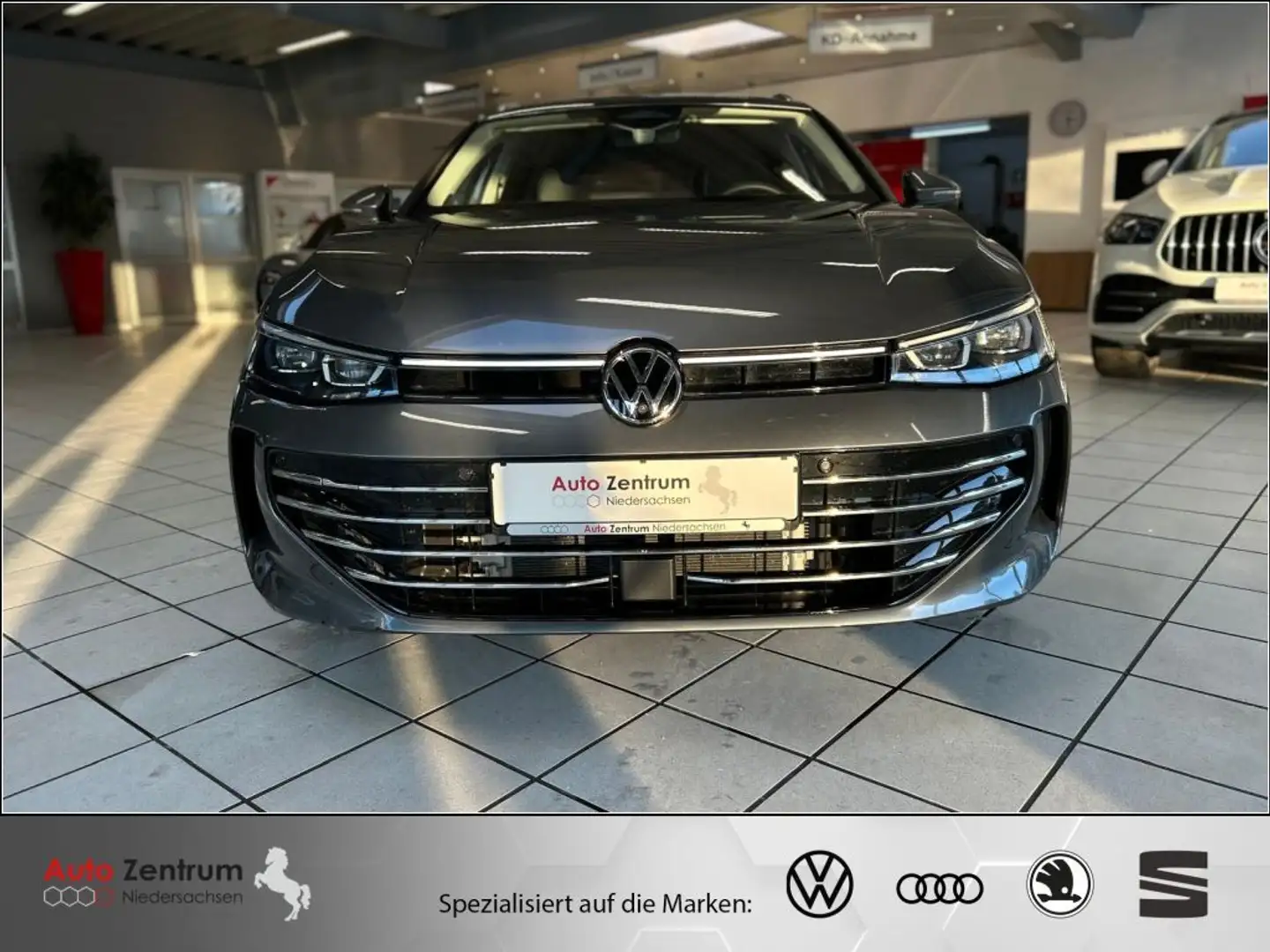 Volkswagen Passat Variant 2.0 TDI 4M Elegance CarPlay HarmanKa AHK*PANO VOLL Gris - 2