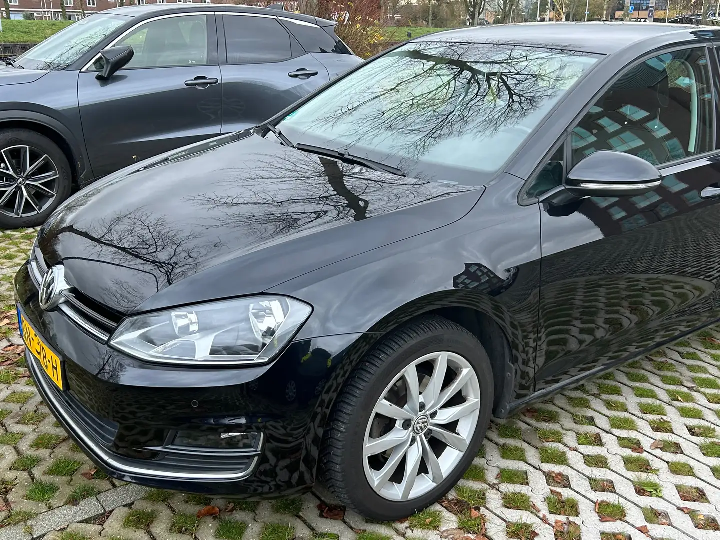 Volkswagen Golf Golf 1.2 TSI Highline Zwart - 2