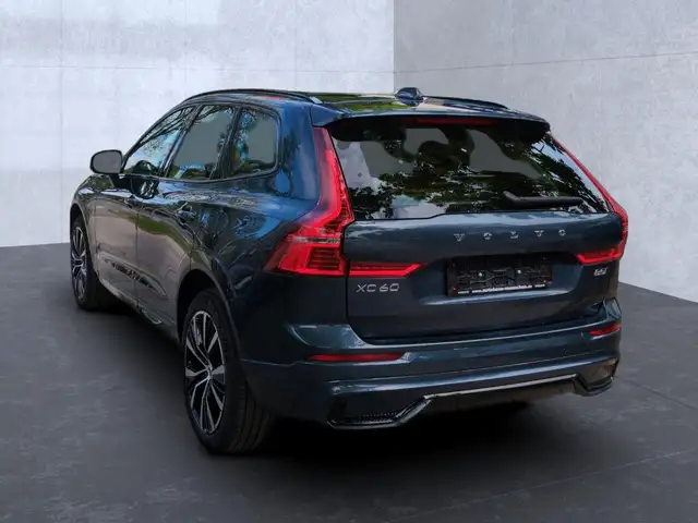 Volvo XC60 view 5